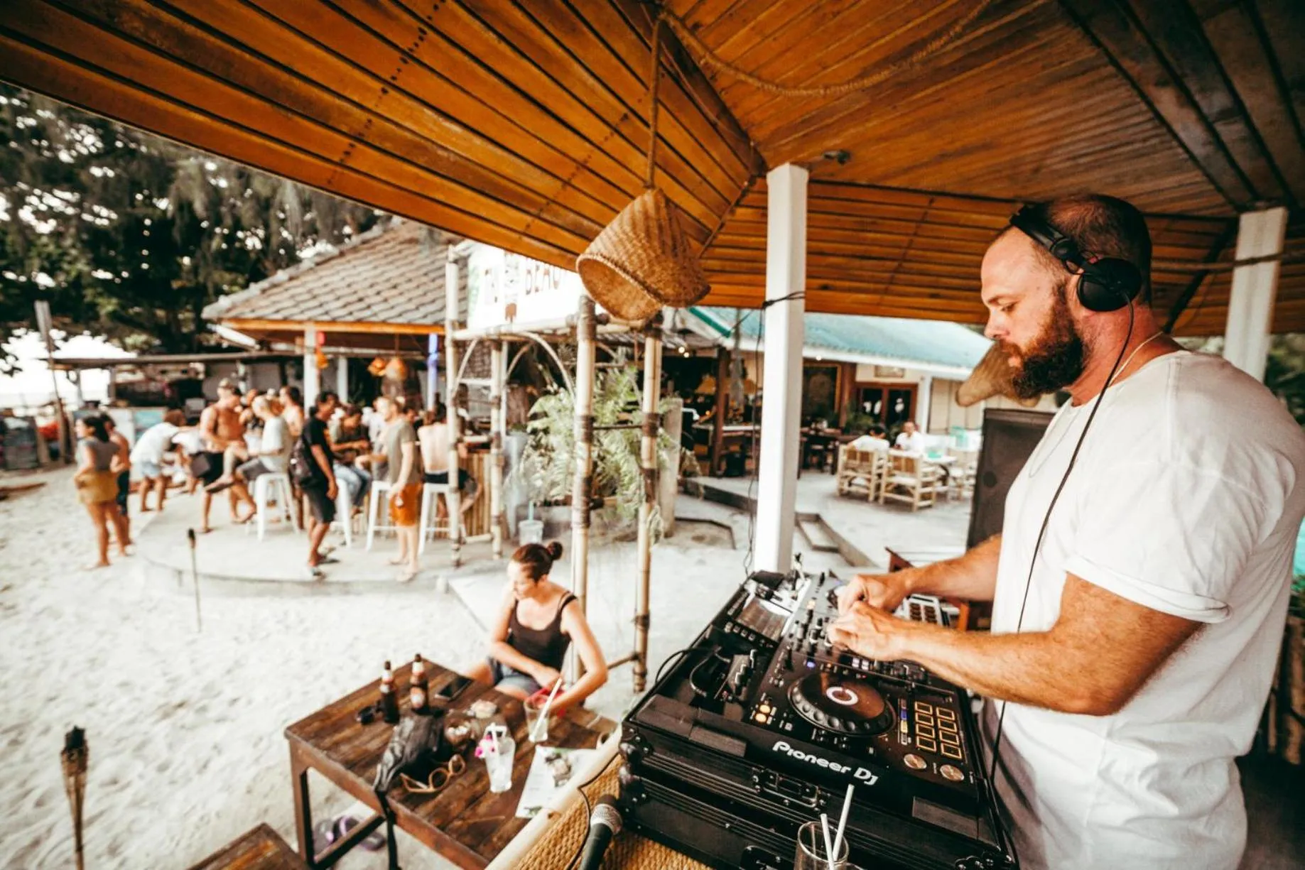 Lounge or bar in Tiki Beach Koh Phangan Beach Restaurant Bar and Coworking