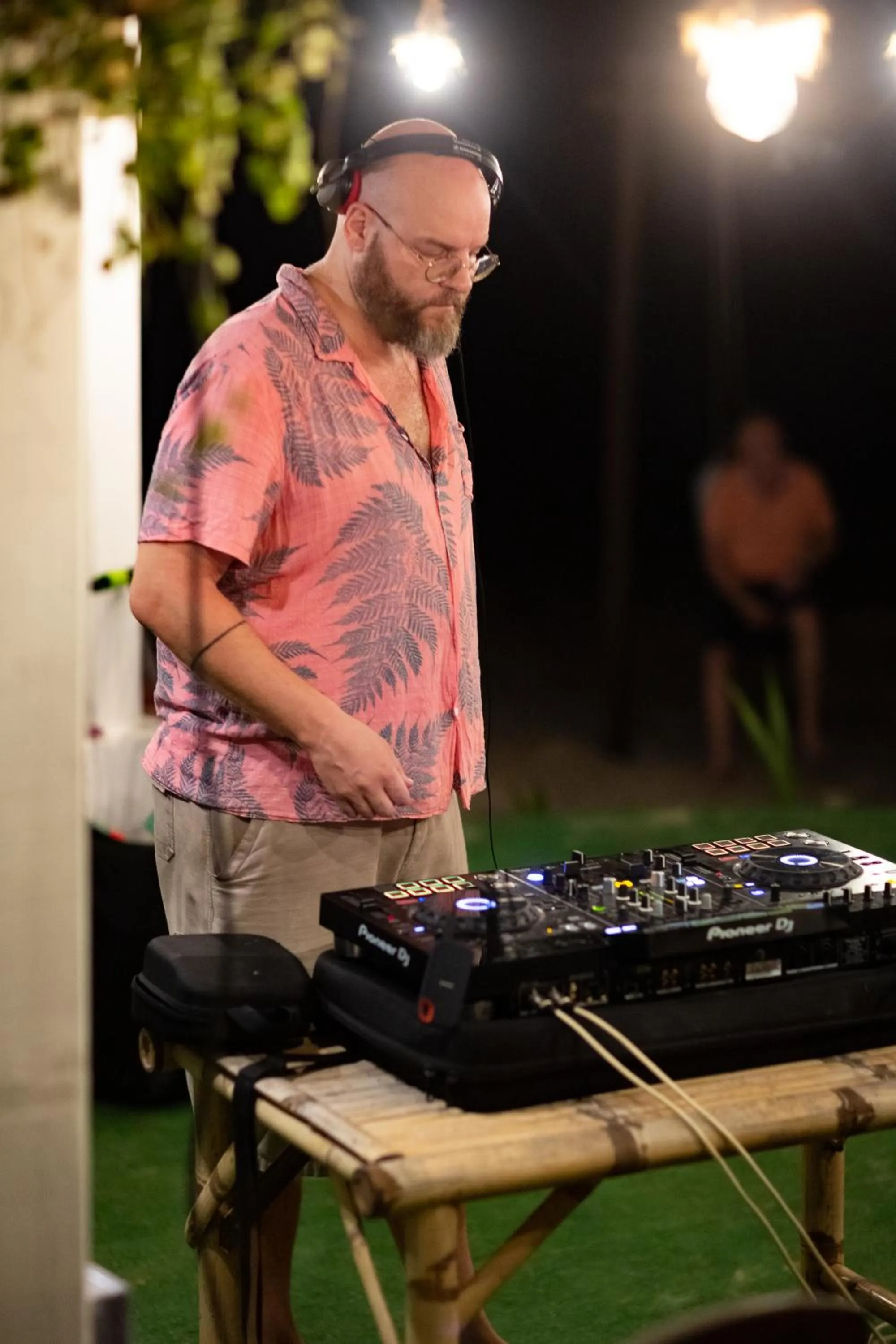 Nightclub / DJ in Tiki Beach Koh Phangan Beach Restaurant Bar and Coworking