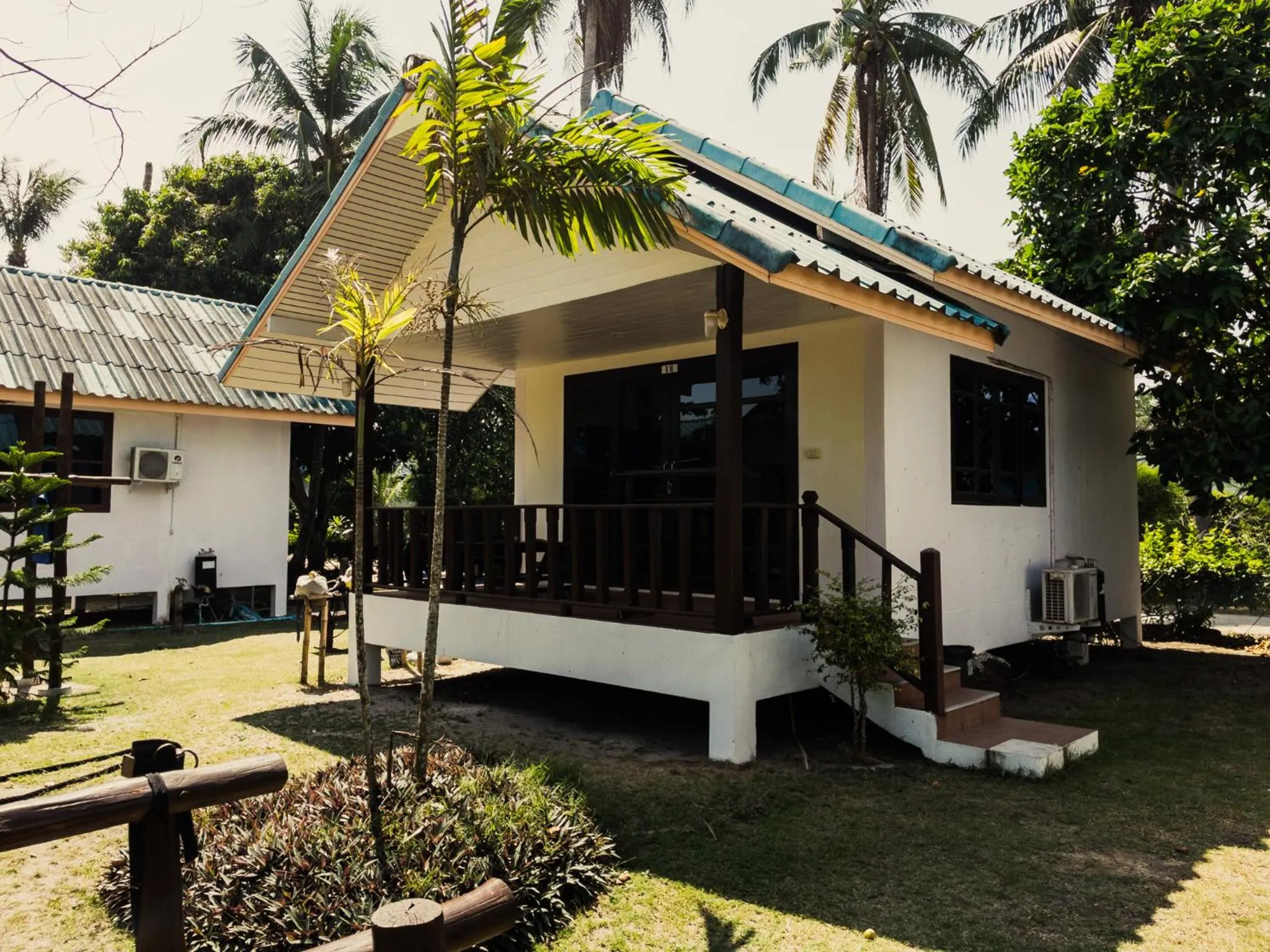 Deluxe Bungalow with Garden View in Tiki Beach Koh Phangan Beach Restaurant Bar and Coworking