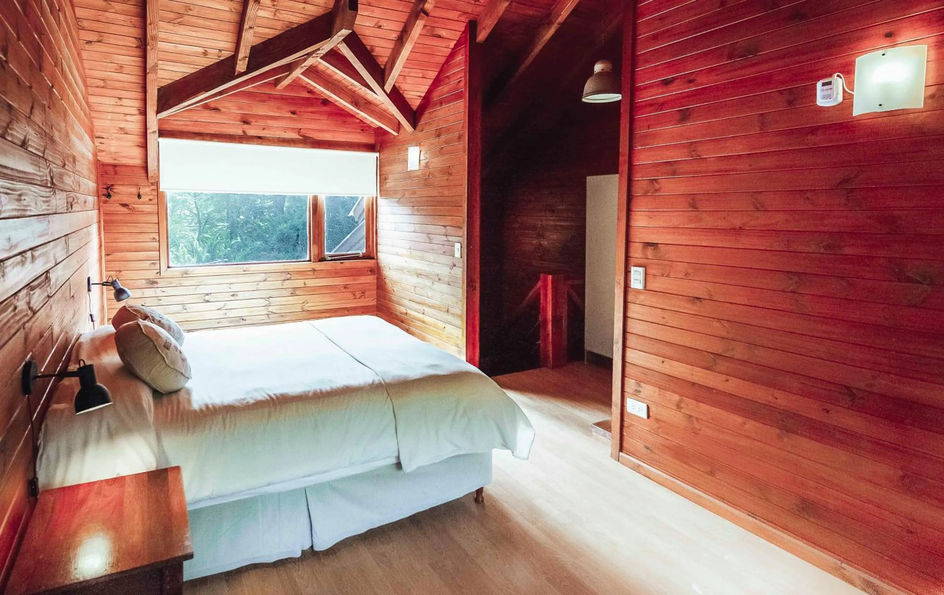 Bed in Arbolar, Casas de Montaña- Piscina climatizada