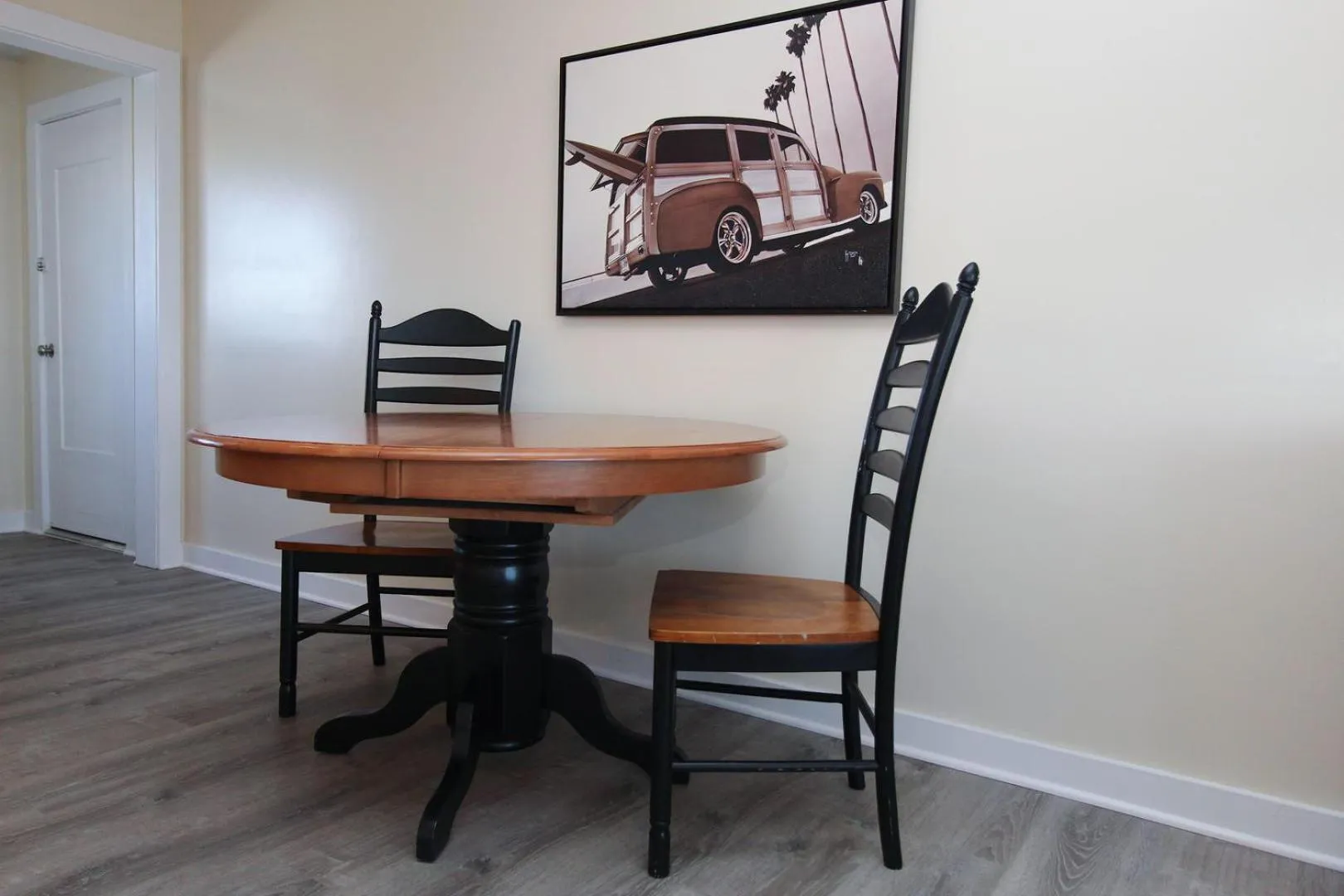 Seating area in Fin 'N Feather Waterside Inn by Kees Vacations