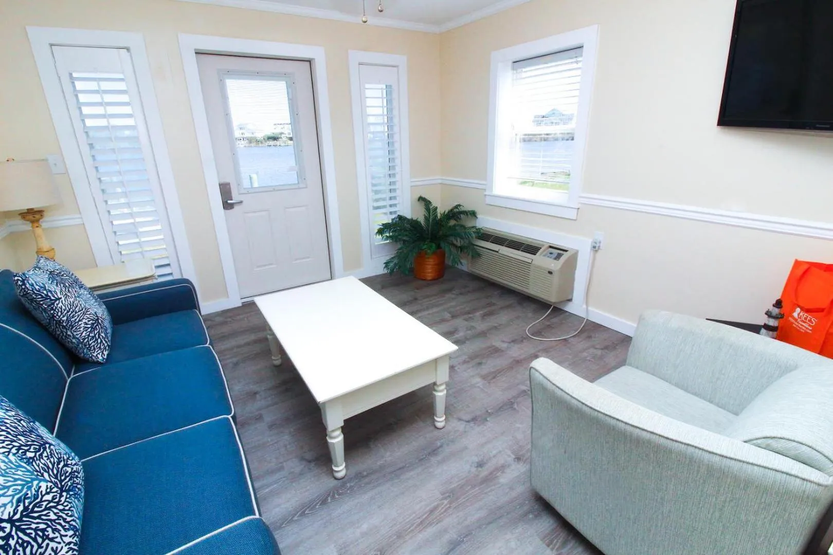 TV and multimedia in Fin 'N Feather Waterside Inn by Kees Vacations