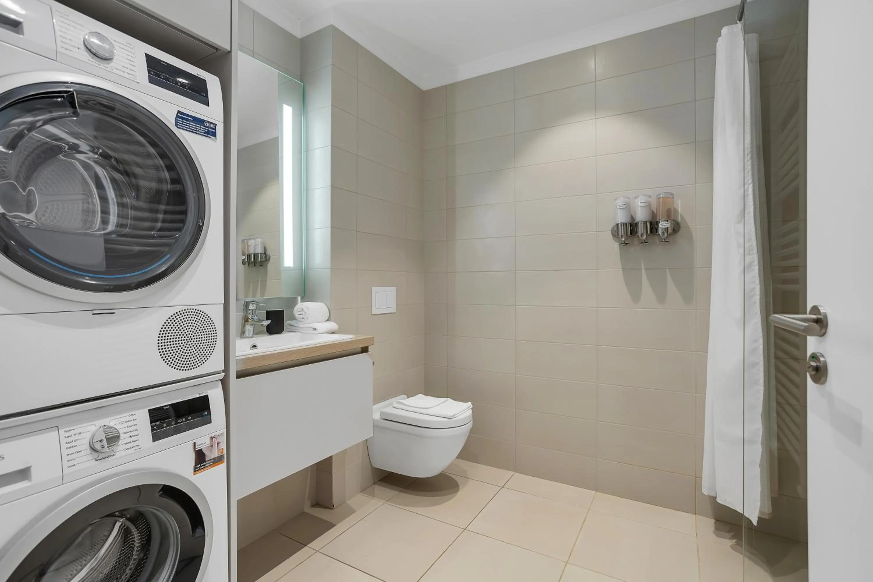 Toilet in Sif Apartments by Heimaleiga