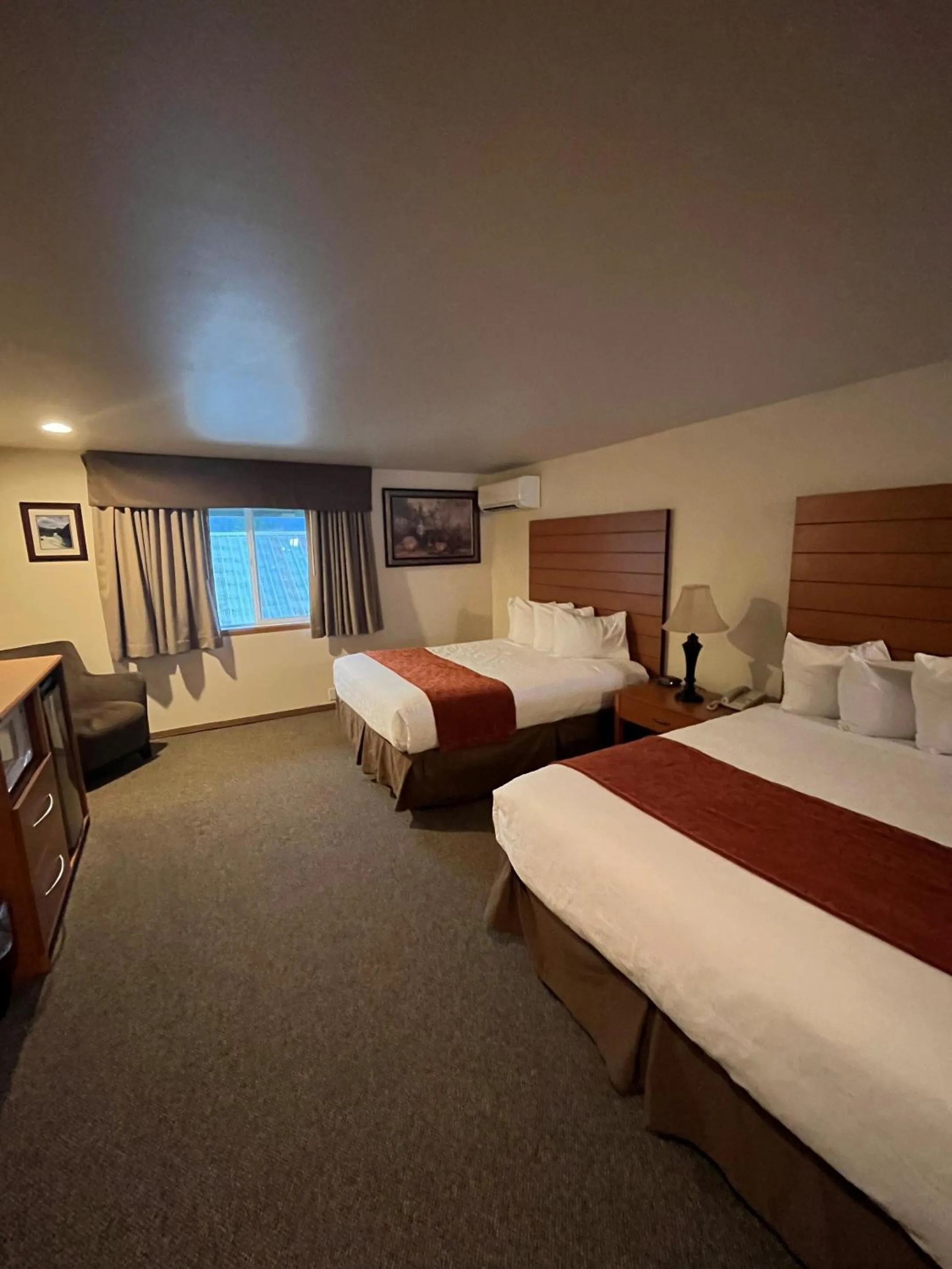 Other, Bed in Seasons Motel