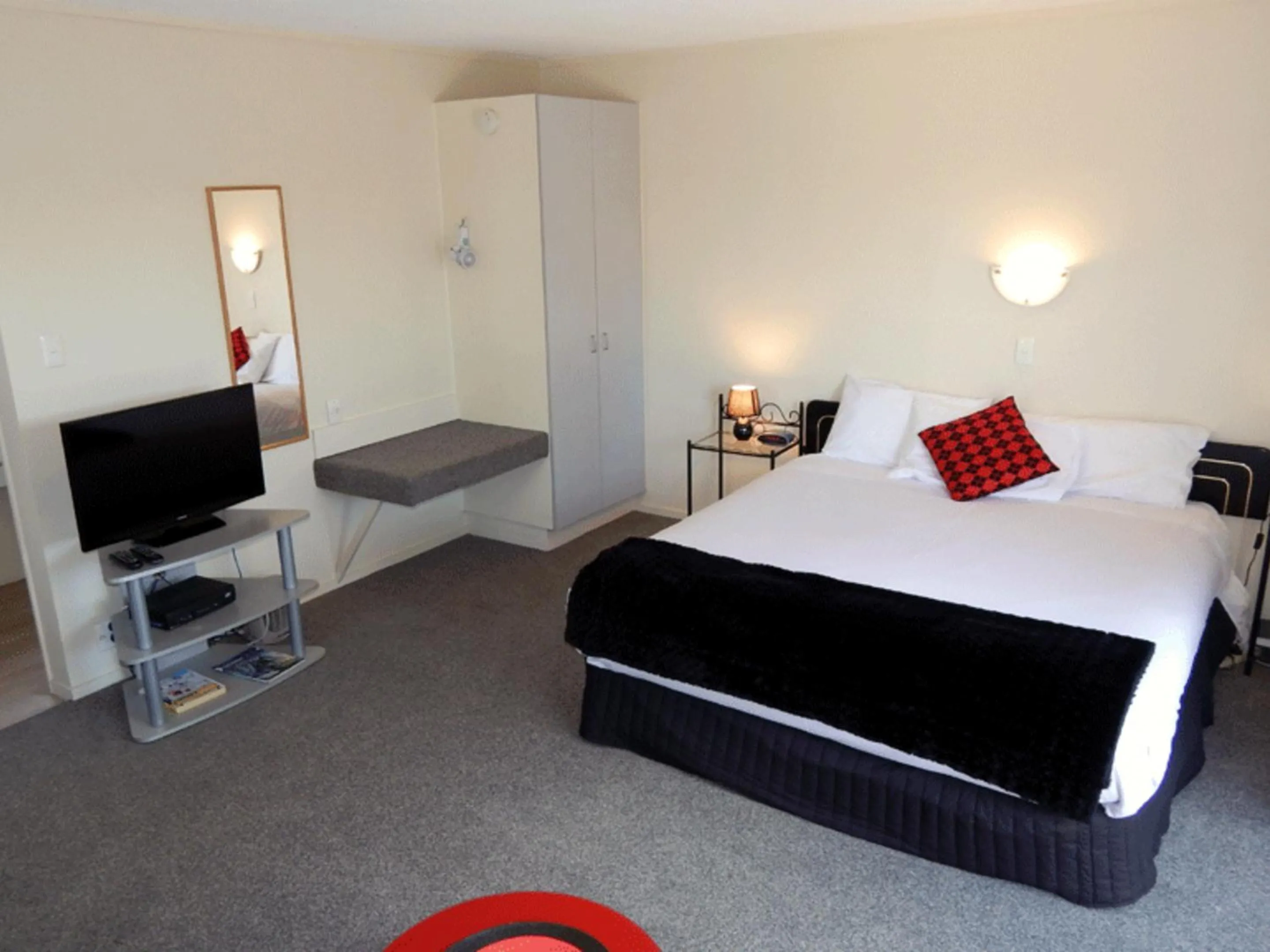 Photo of the whole room, Bed in Cheviot Park Motor Lodge