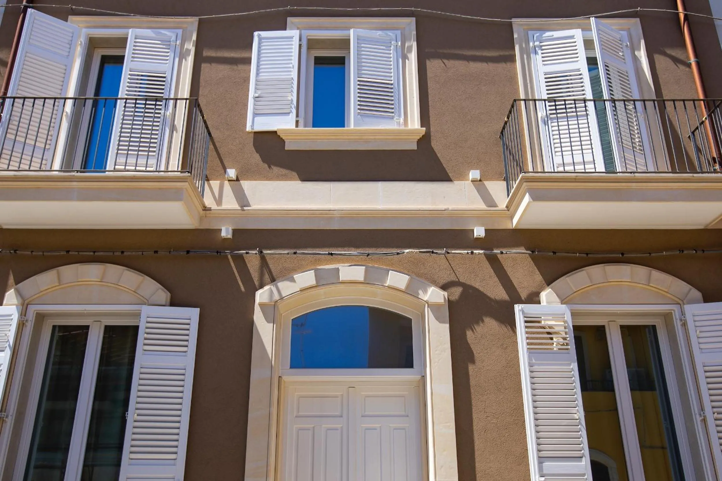 Facade/entrance in Aruci b&b