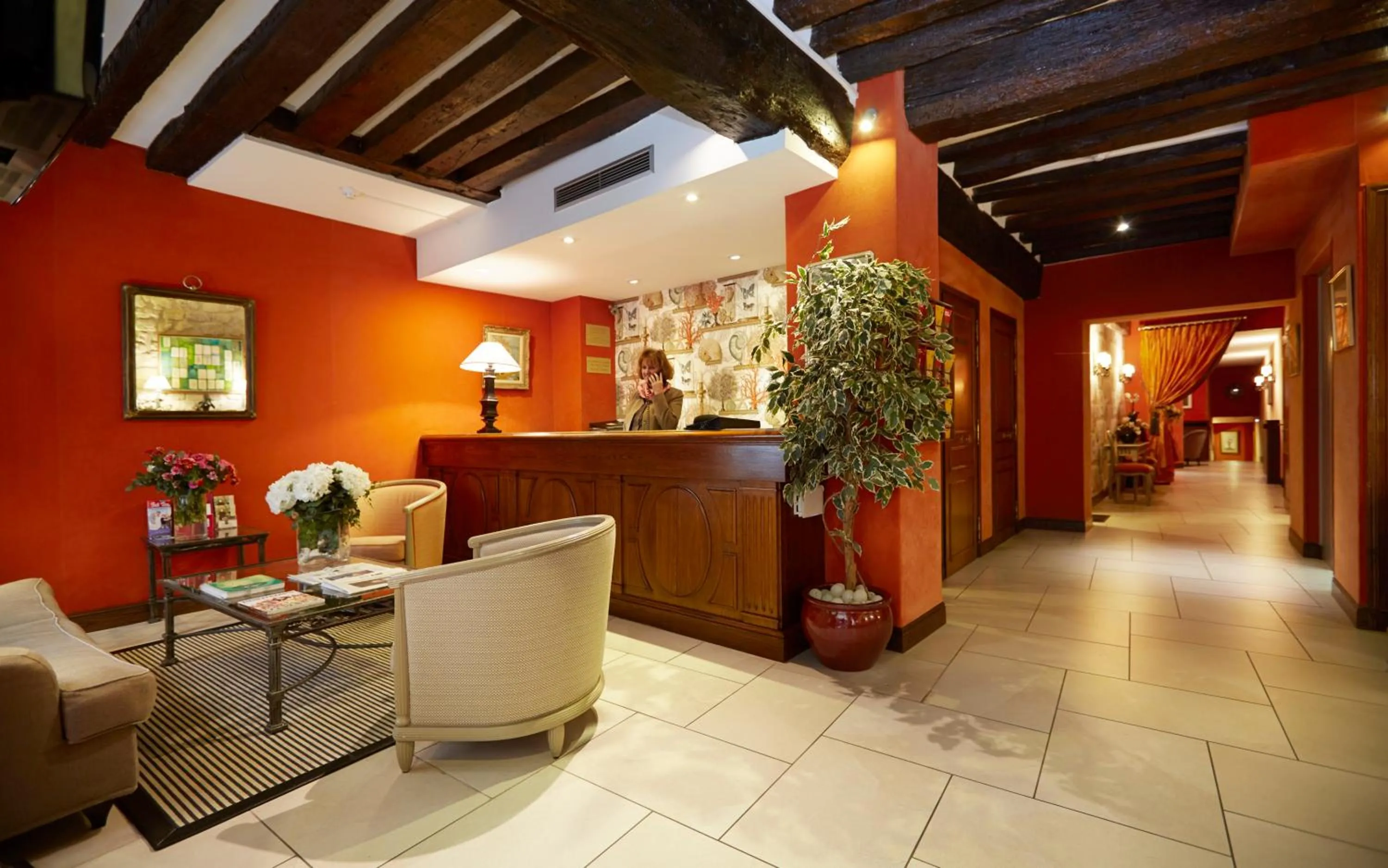 Lobby or reception in Hôtel Beaubourg