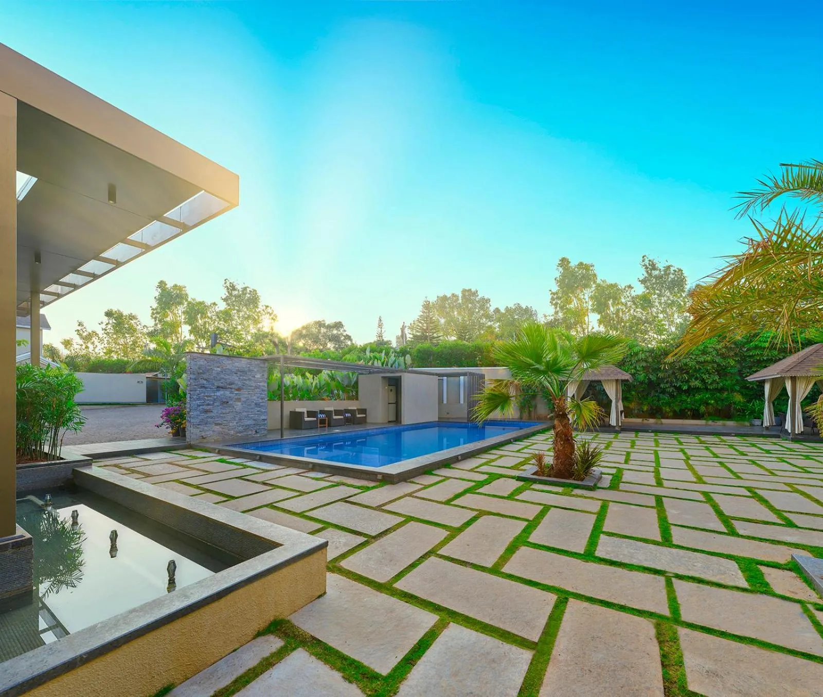 Swimming pool in Shivsagar Resort & Spa