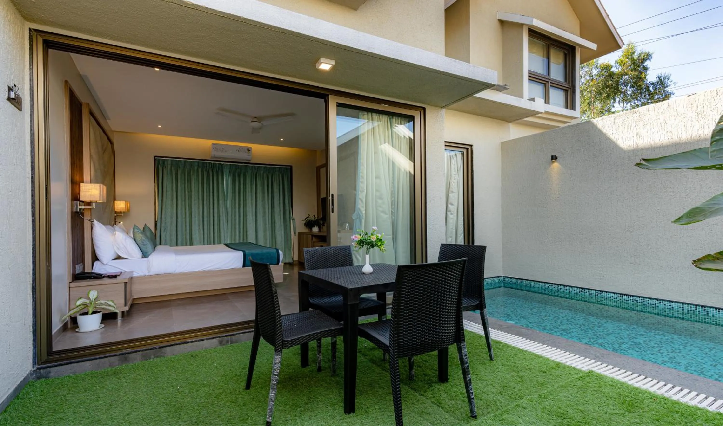 Swimming pool in Shivsagar Resort & Spa