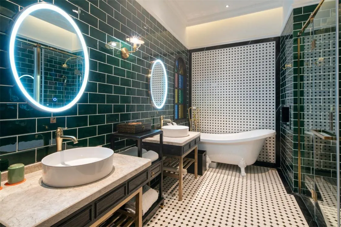 Bathroom in Hotel Indigo Heilong Lake by IHG