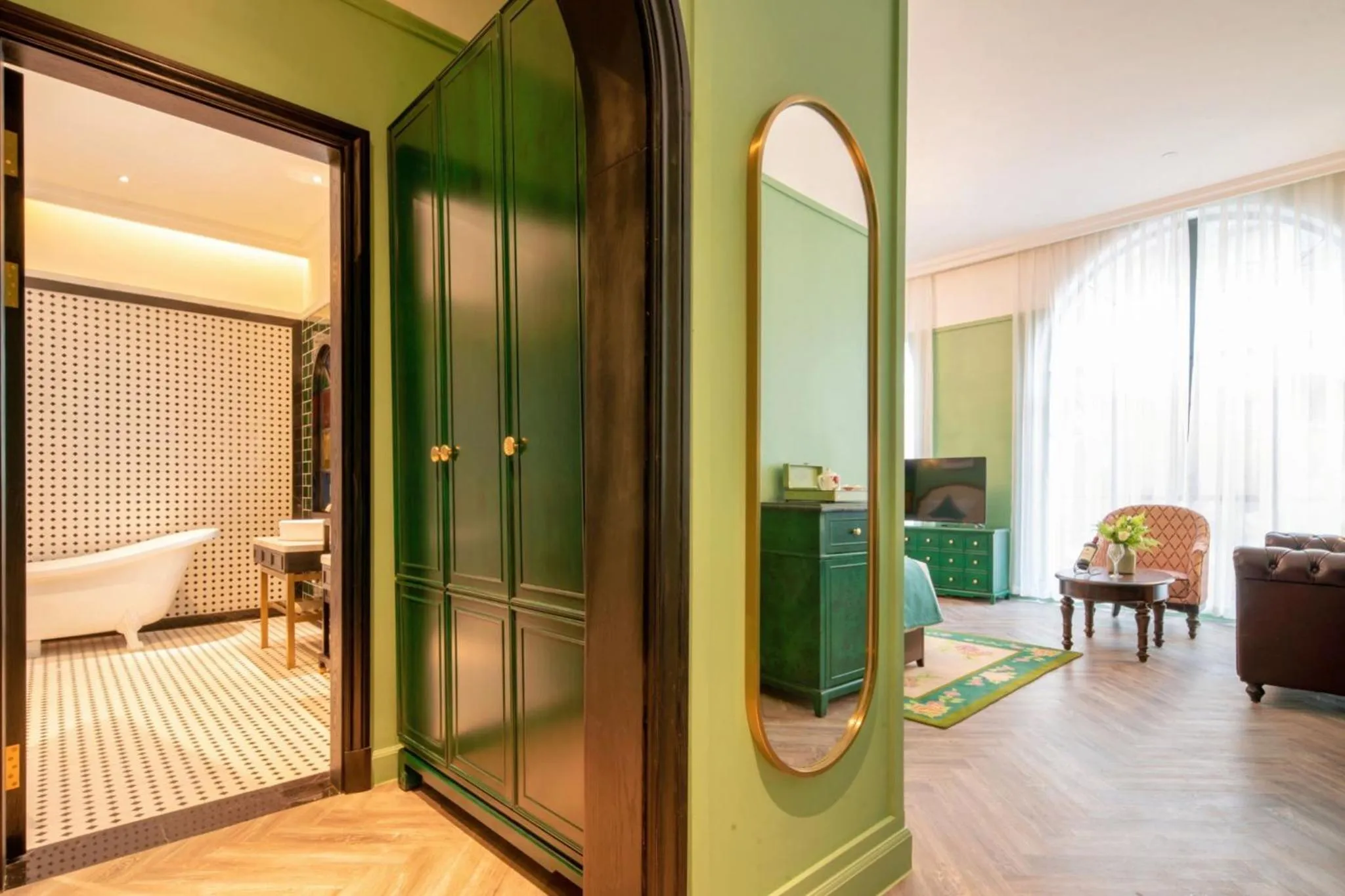 Photo of the whole room in Hotel Indigo Heilong Lake by IHG