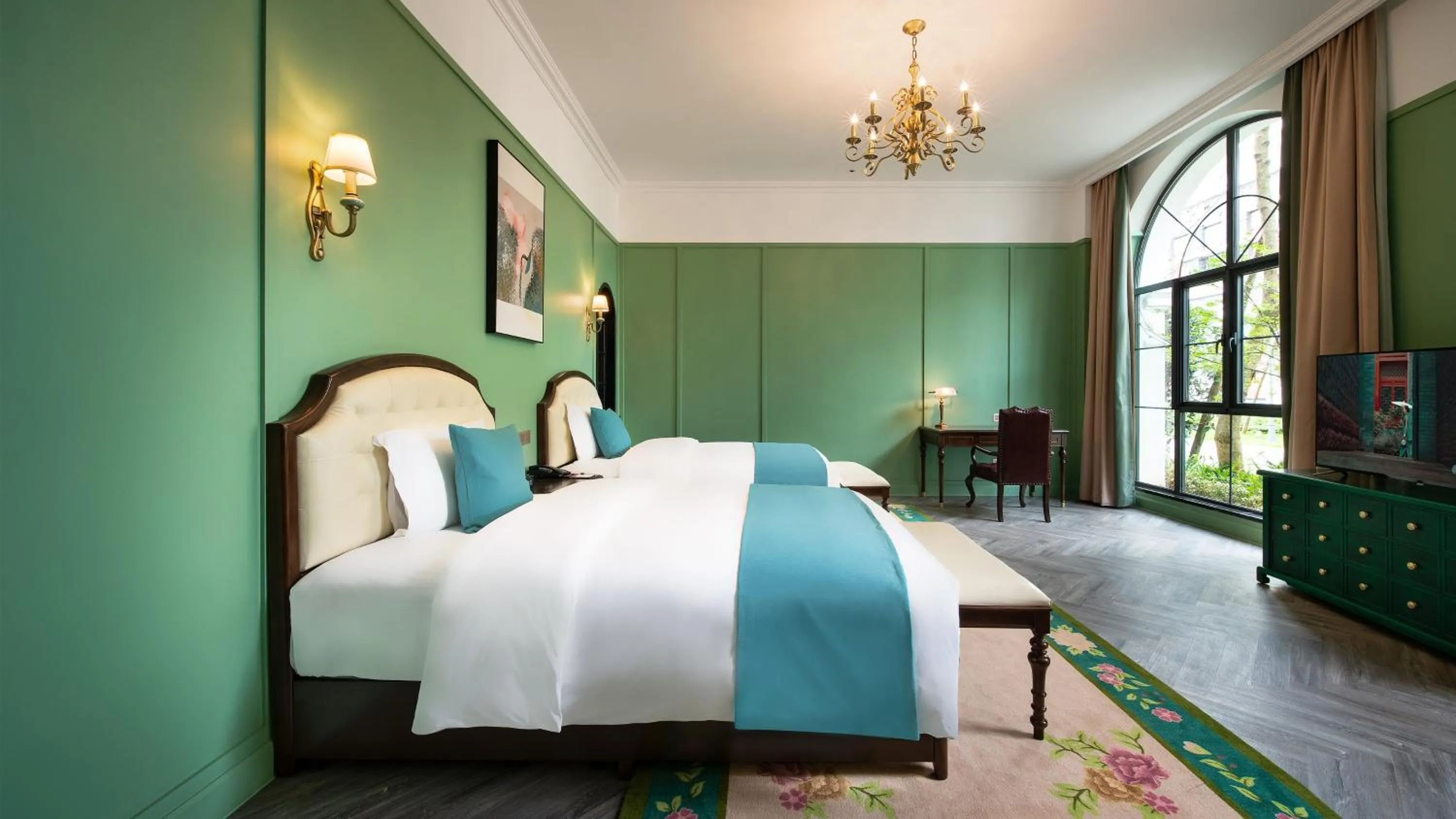 Photo of the whole room in Hotel Indigo Heilong Lake by IHG