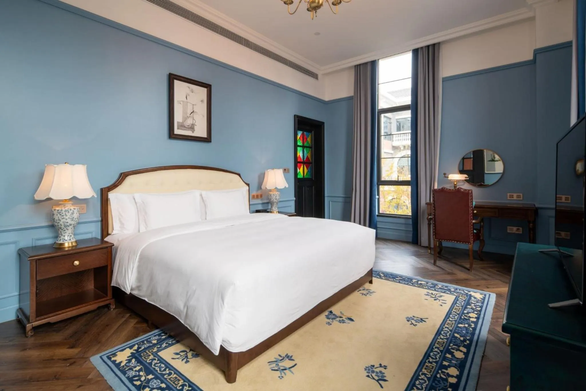 Photo of the whole room in Hotel Indigo Heilong Lake by IHG