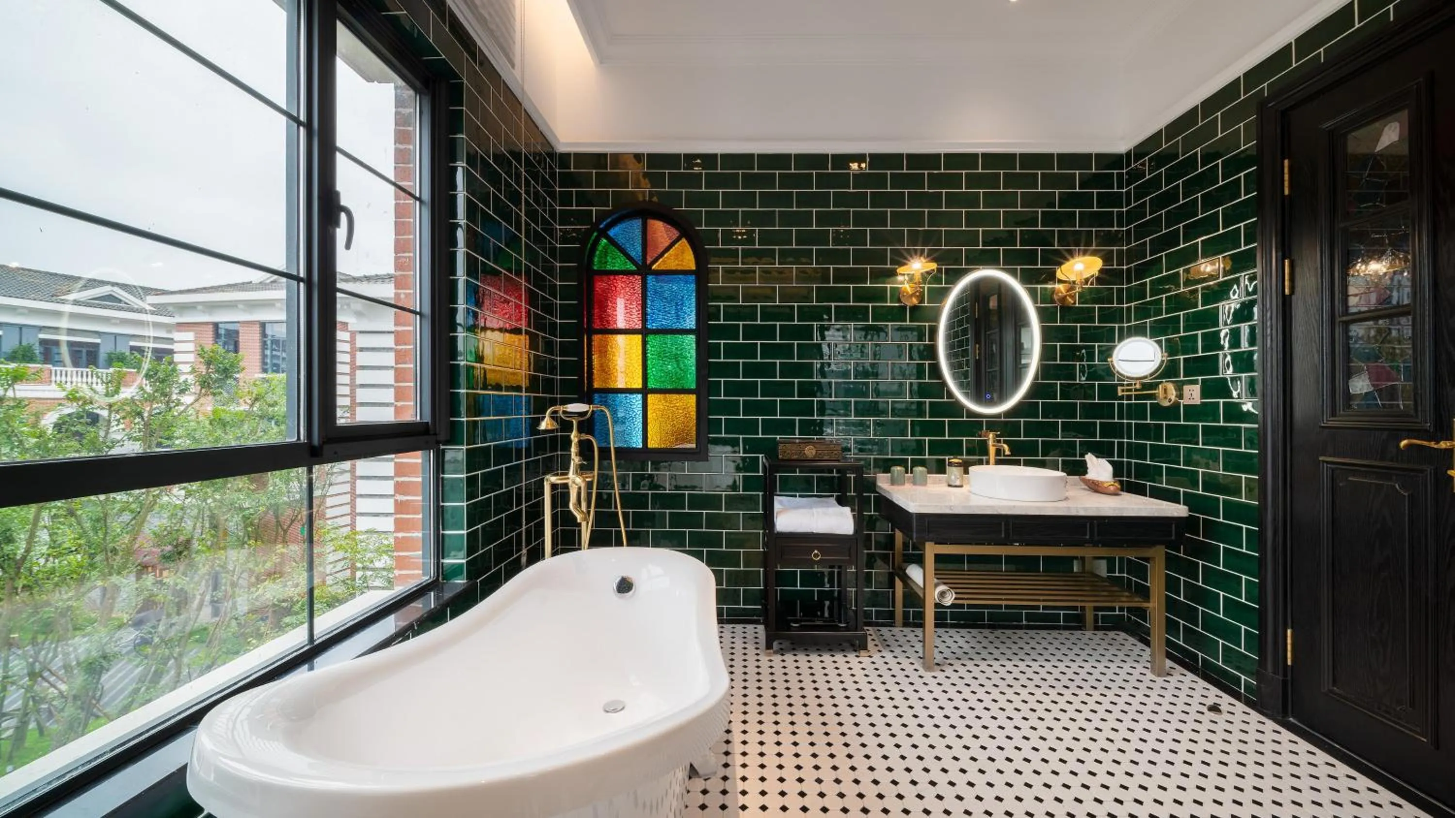 Photo of the whole room in Hotel Indigo Heilong Lake by IHG