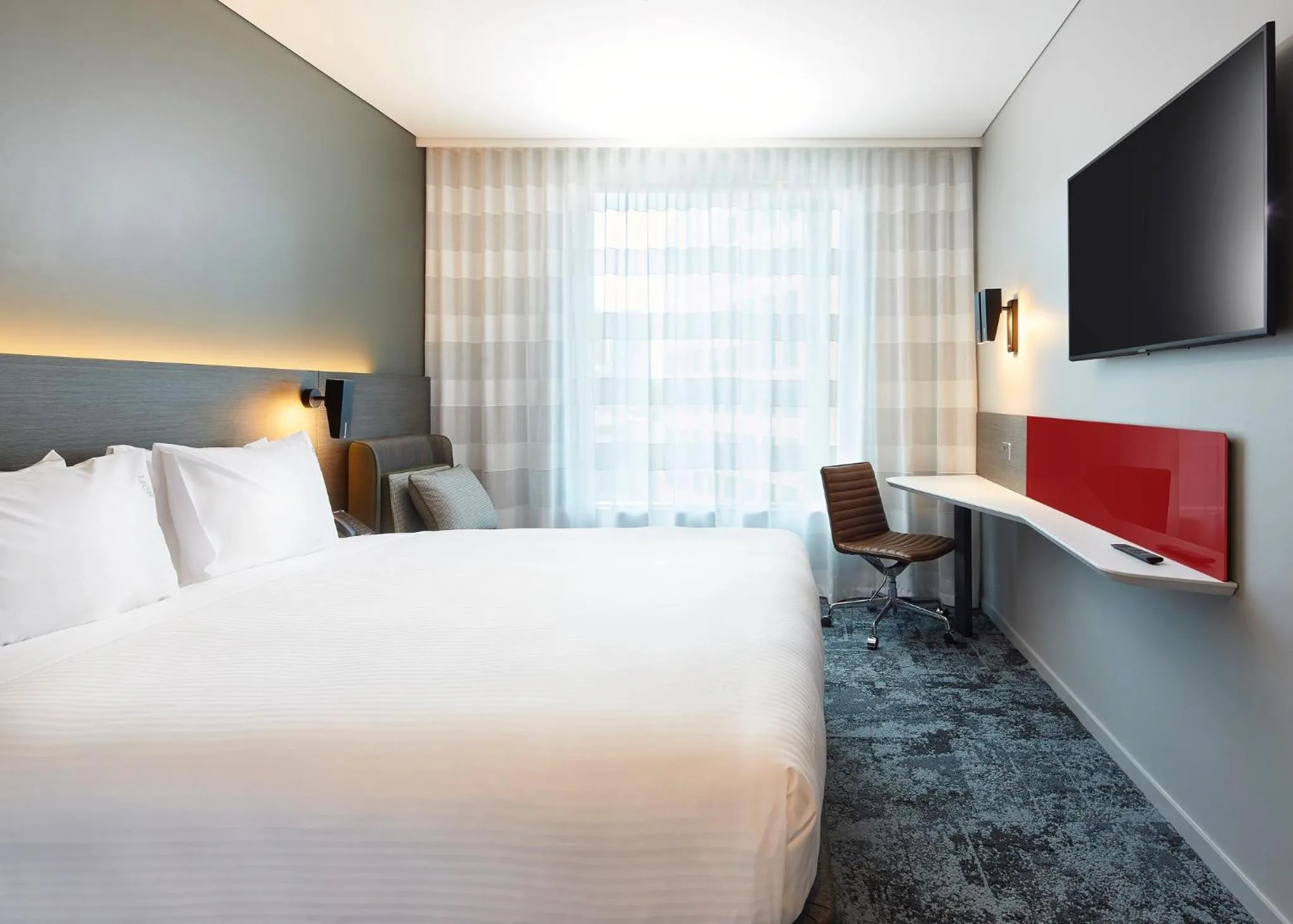 Photo of the whole room, Bed in Holiday Inn Express Melbourne Southbank by IHG
