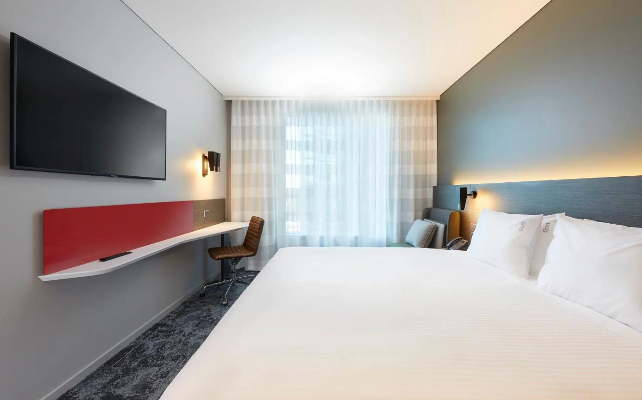 Photo of the whole room, Bed in Holiday Inn Express Melbourne Southbank by IHG