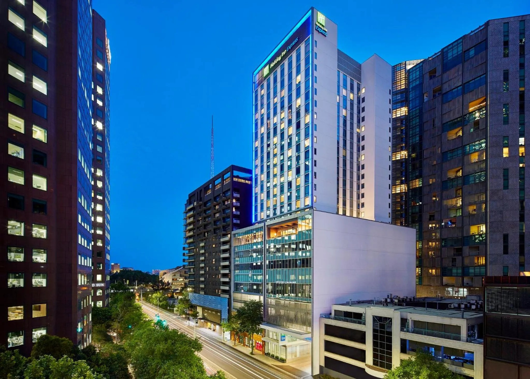 Property building in Holiday Inn Express Melbourne Southbank by IHG
