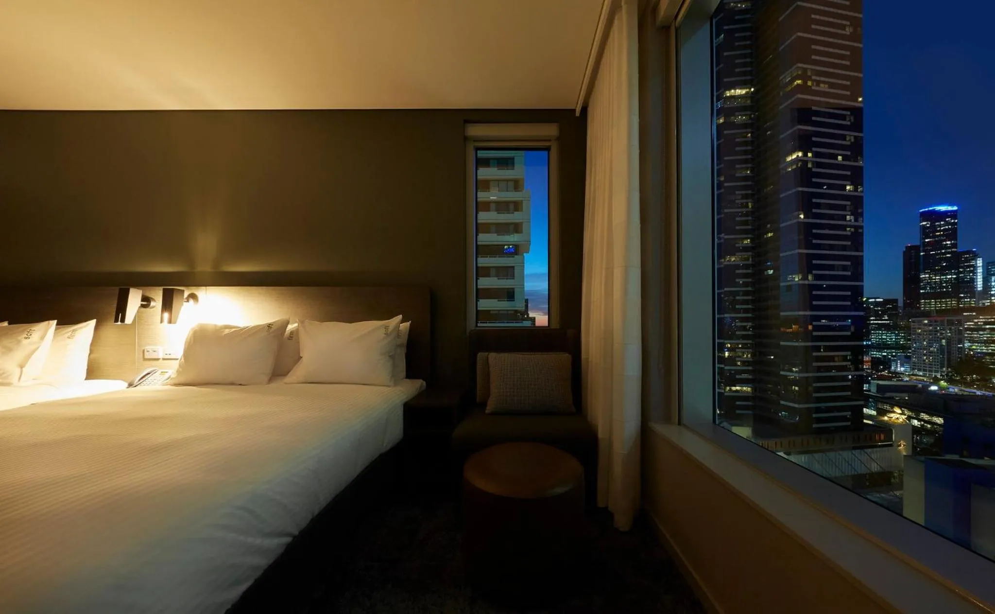Photo of the whole room, Bed in Holiday Inn Express Melbourne Southbank by IHG