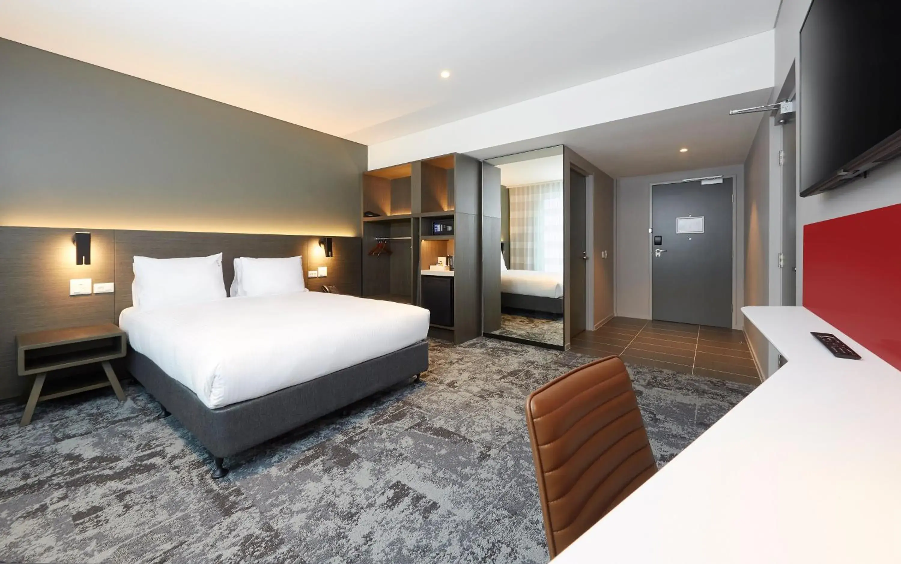 Standard Queen Room - Accessible with Free Breakfast in Holiday Inn Express Melbourne Southbank by IHG Standard Queen Room - Accessible with Free Breakfast in Holiday Inn Express Melbourne Southbank by IHG