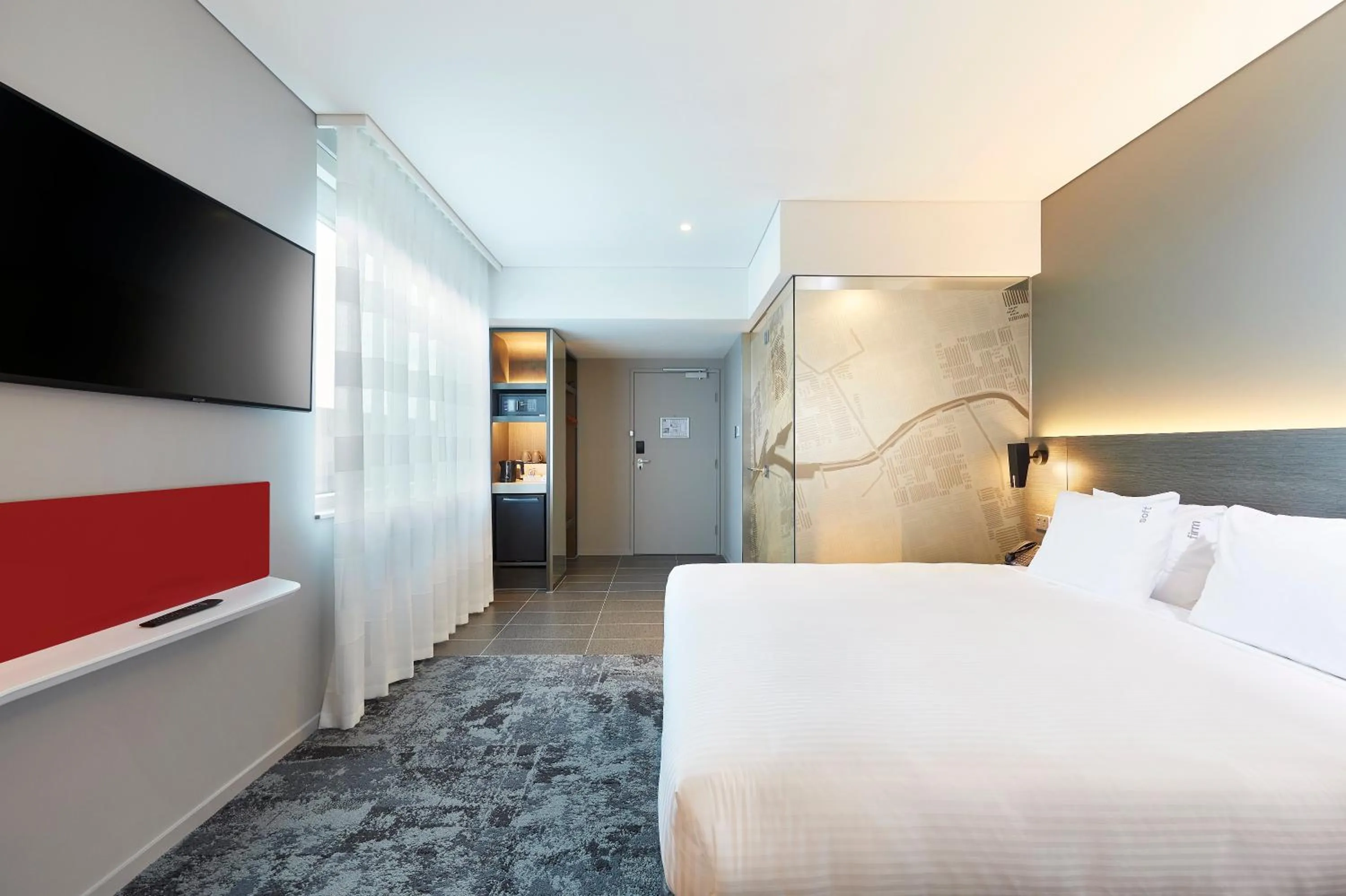 Photo of the whole room, Bed in Holiday Inn Express Melbourne Southbank by IHG