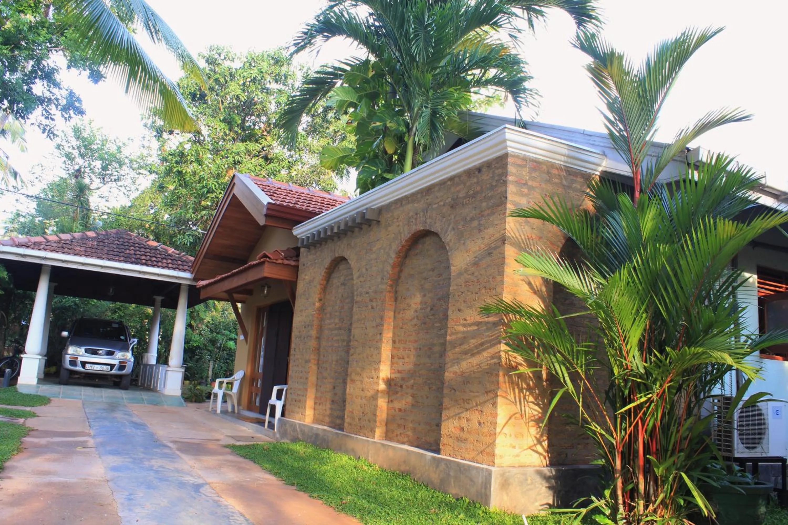 Facade/entrance in Villa Shade