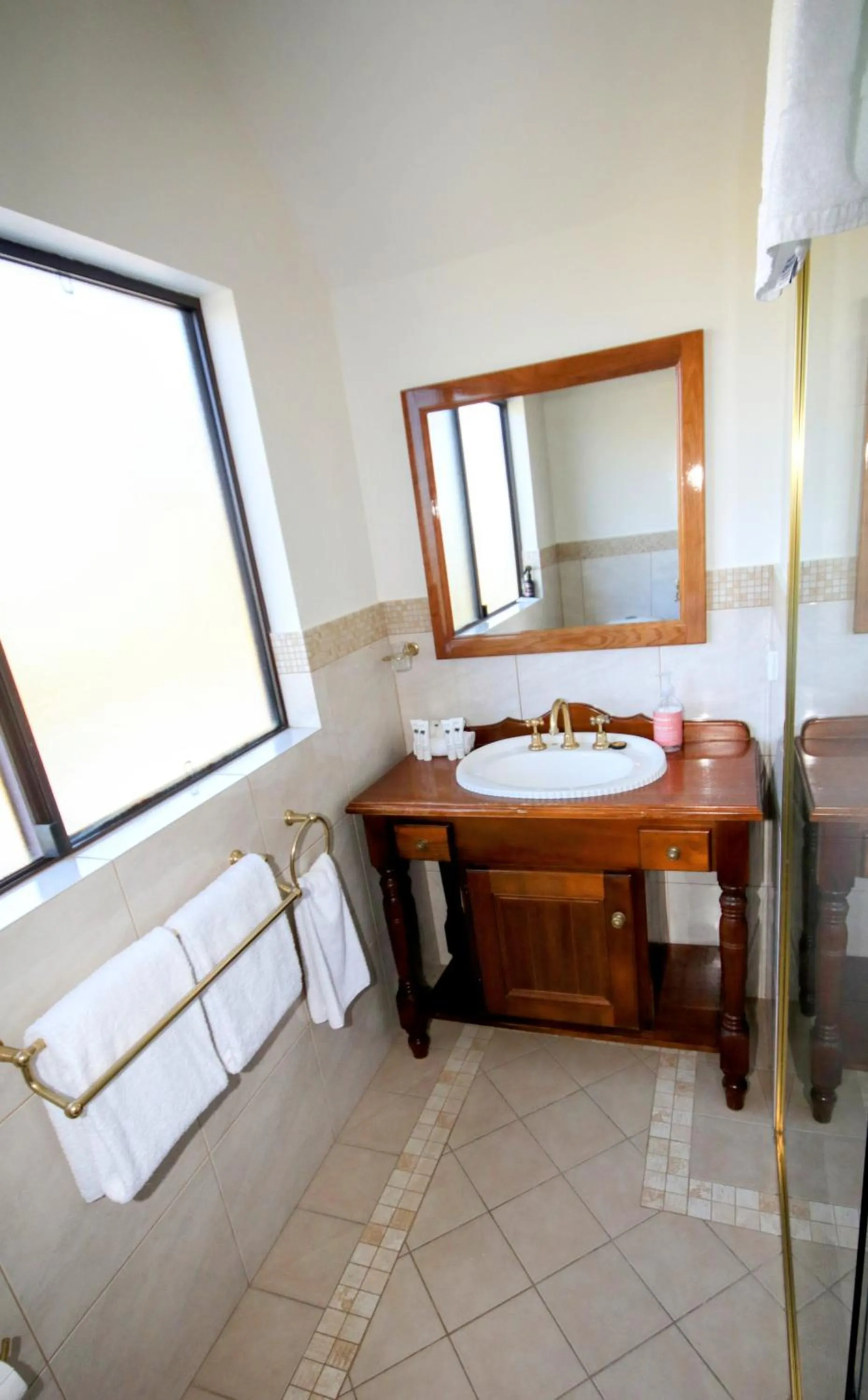 Clarendon Forest Retreat