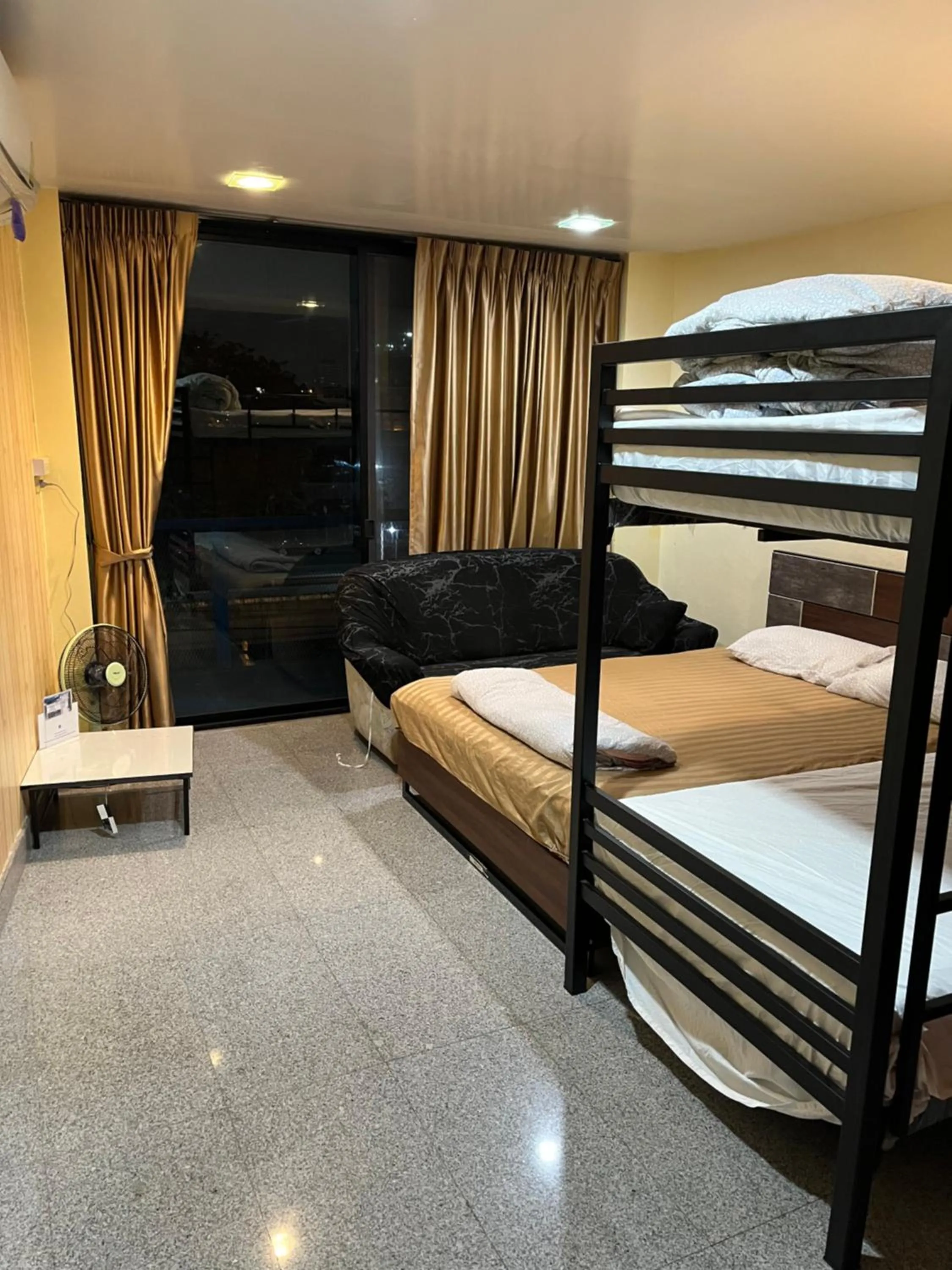 Bed in Baan1668 Hometel near Chinatown One Bangkok