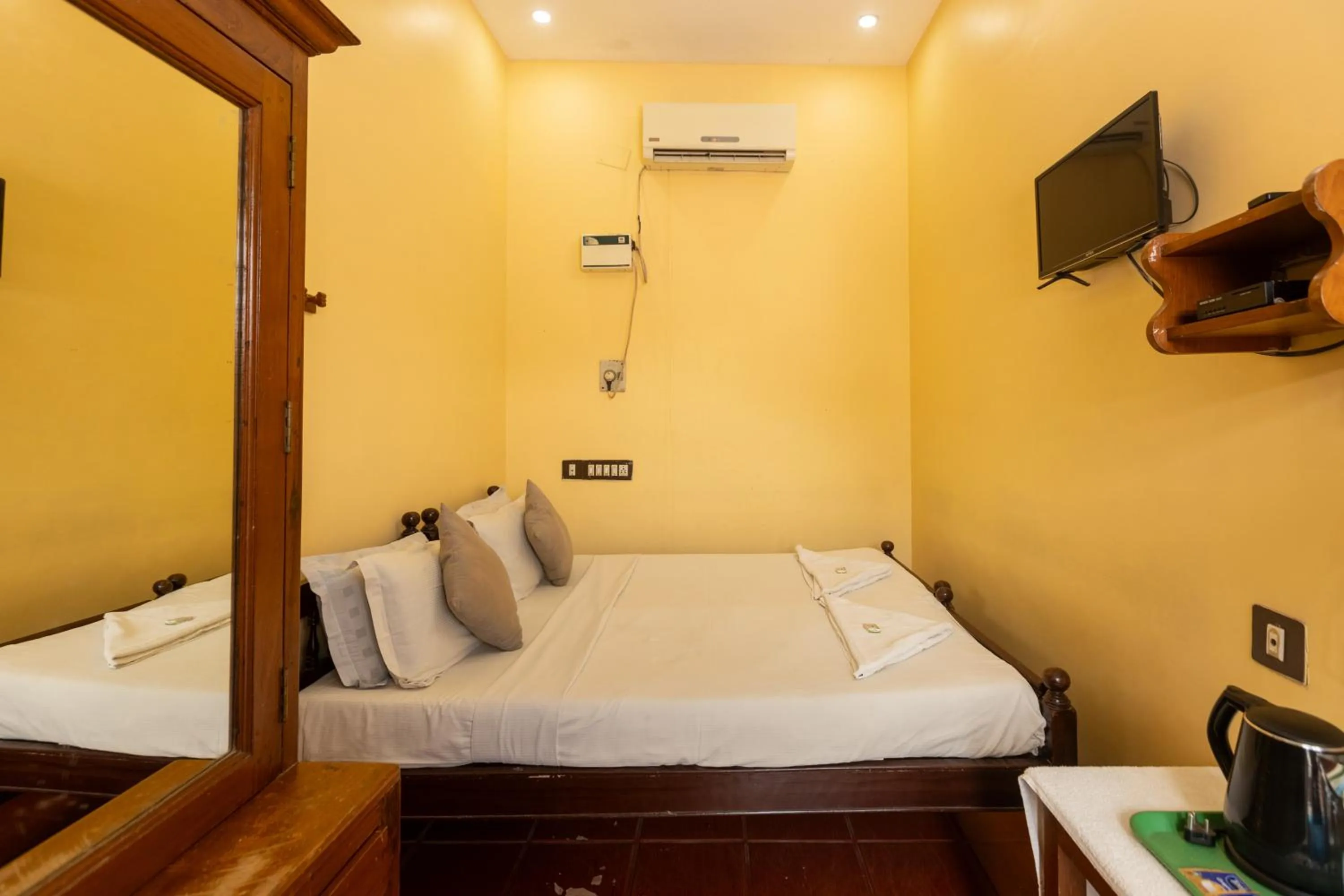 Bed in Coramandal Heritage