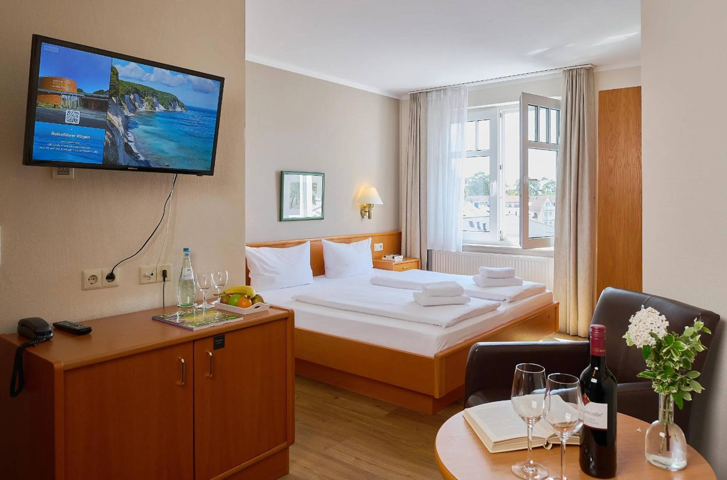 Photo of the whole room, Bed in R&R Villen Baabe