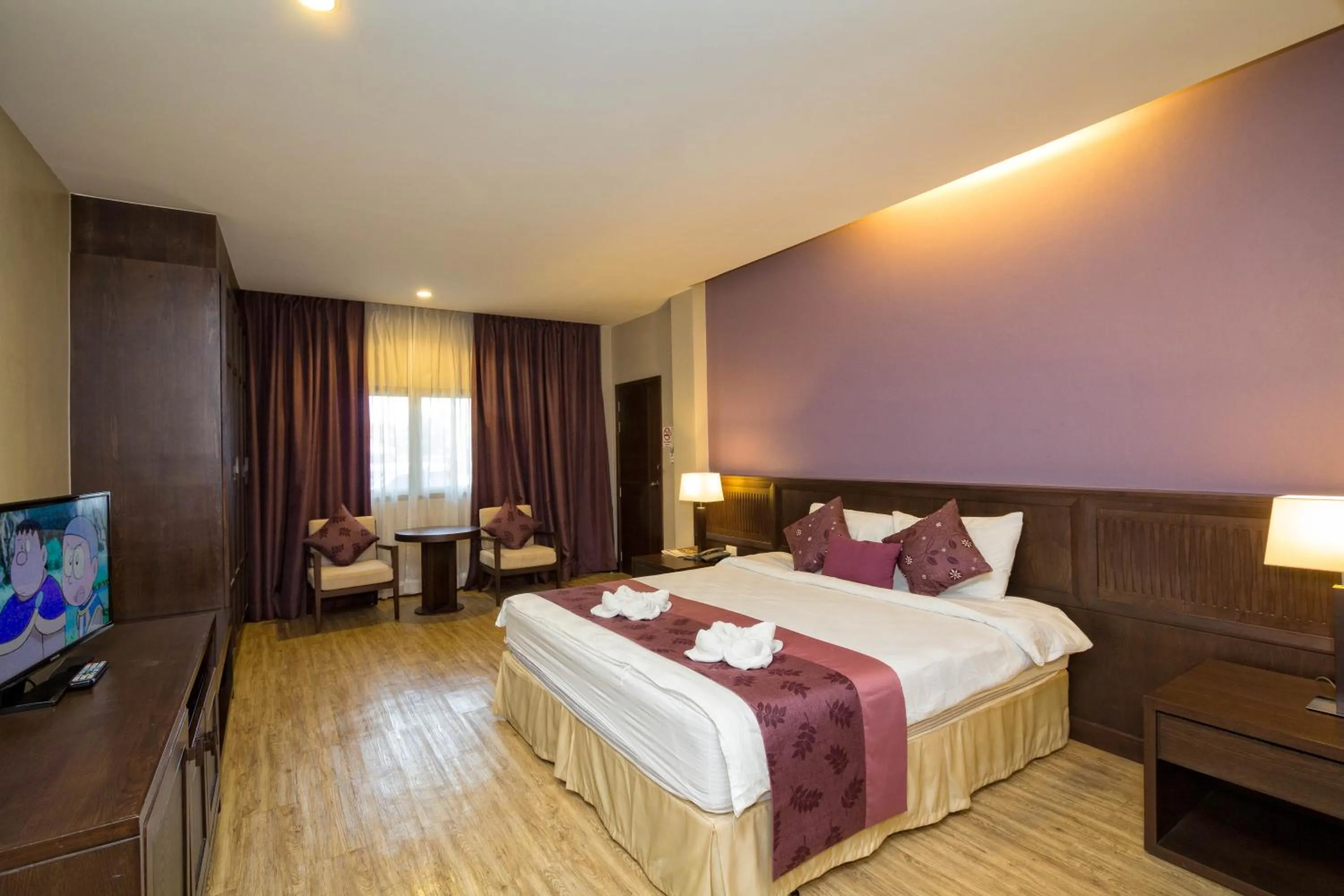 Bedroom, Bed in Panya Resort Hotel