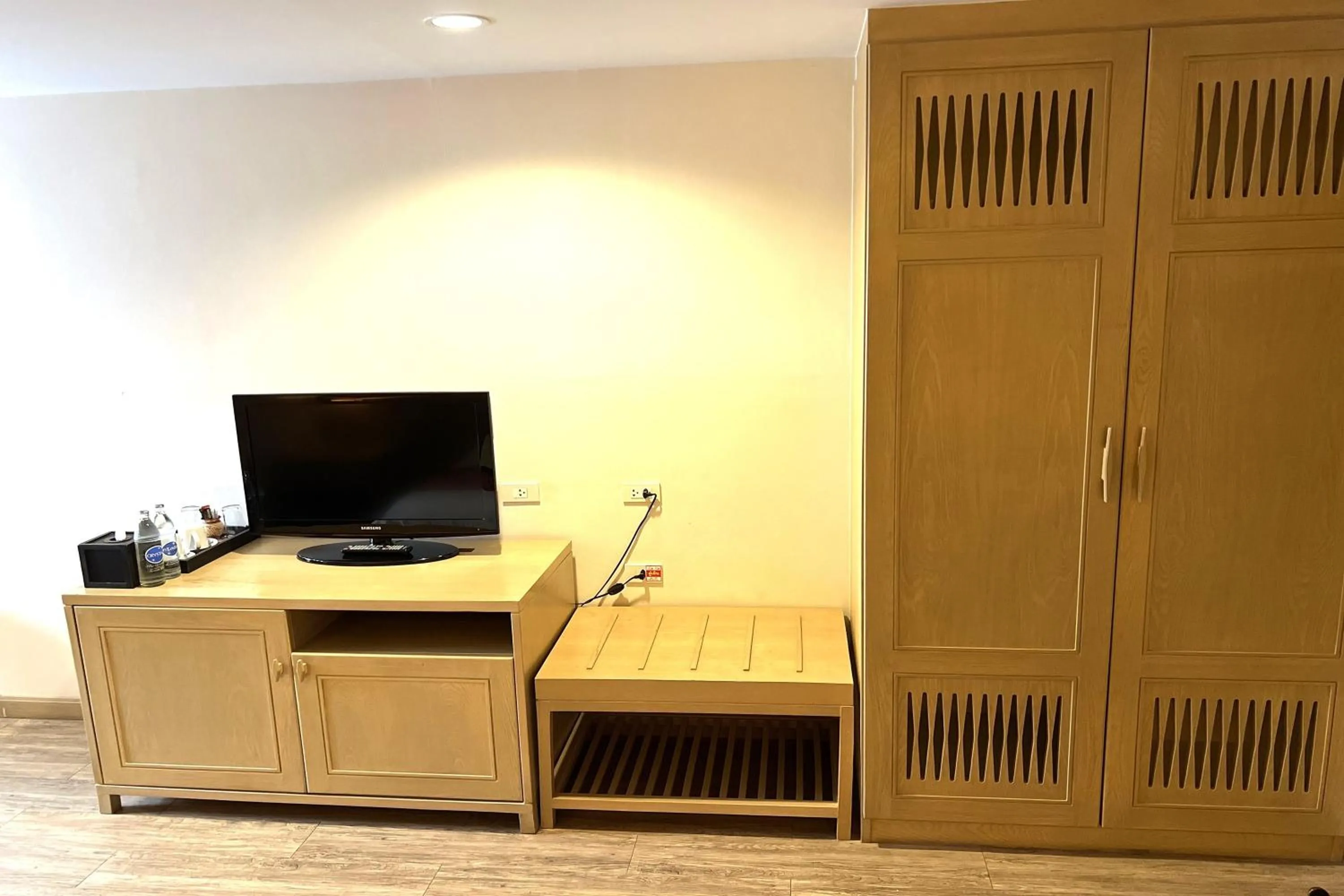 TV and multimedia in Panya Resort Hotel