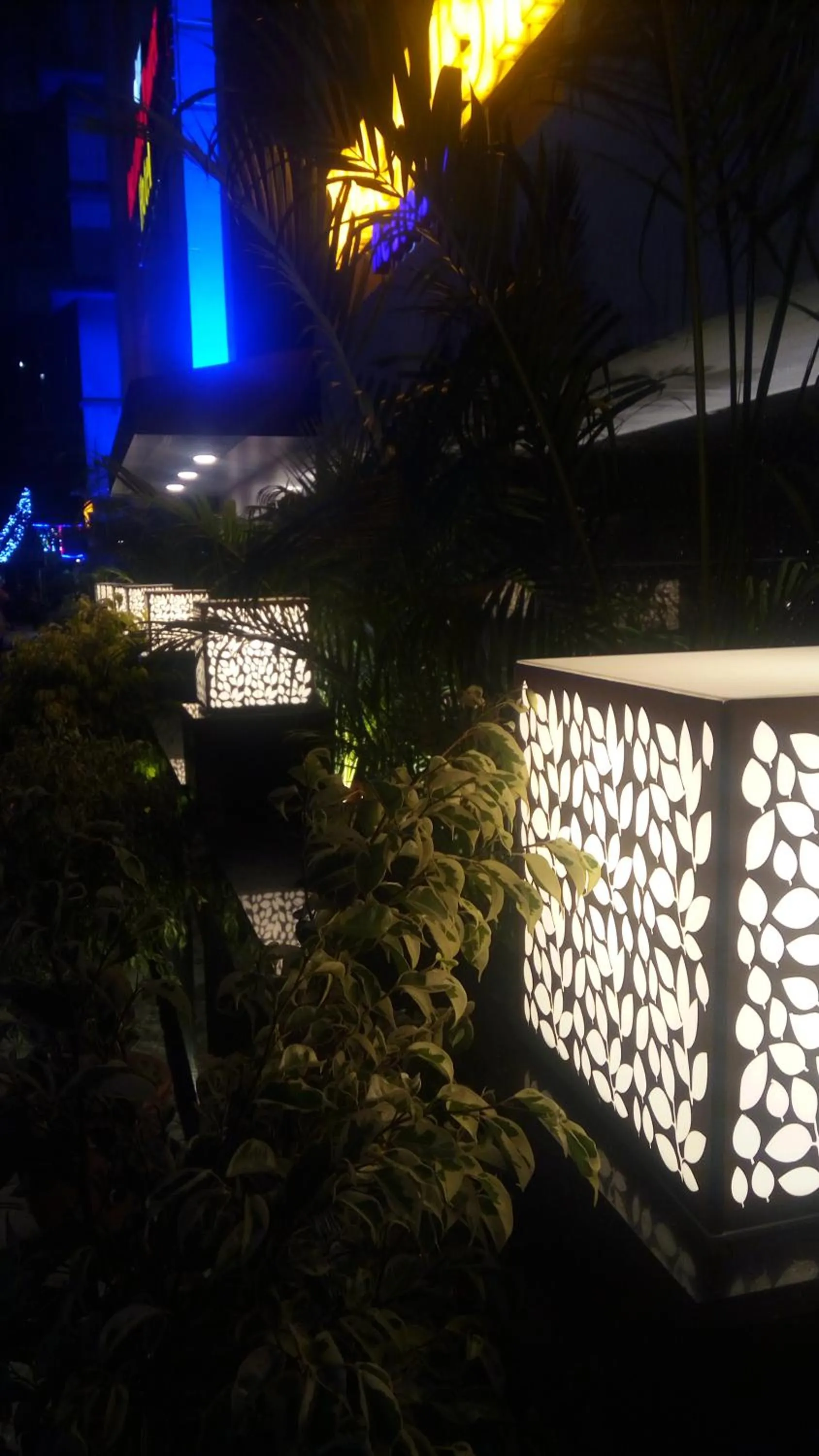 Facade/entrance in Hotel Executive Tower