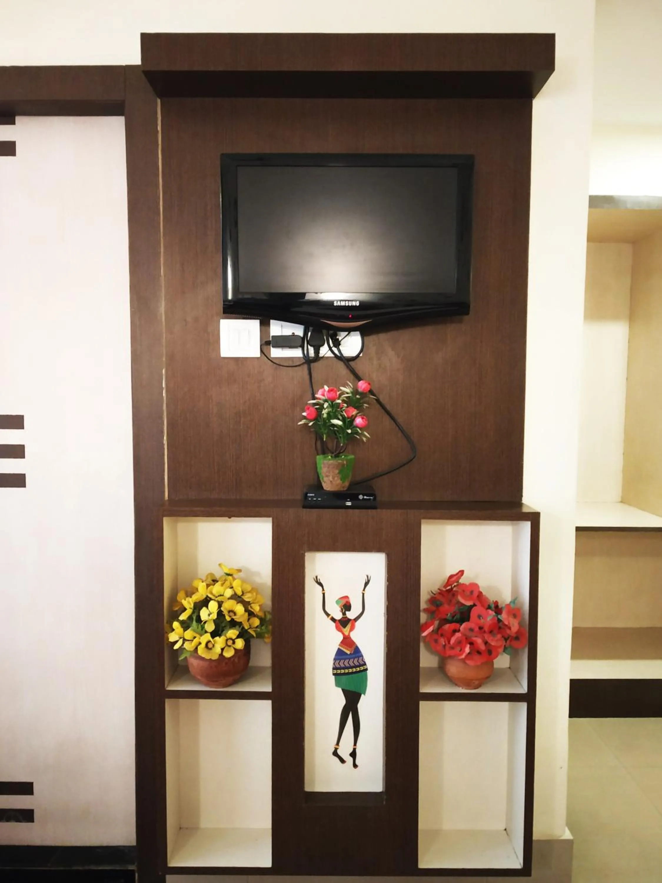 TV and multimedia in Hotel Executive Tower