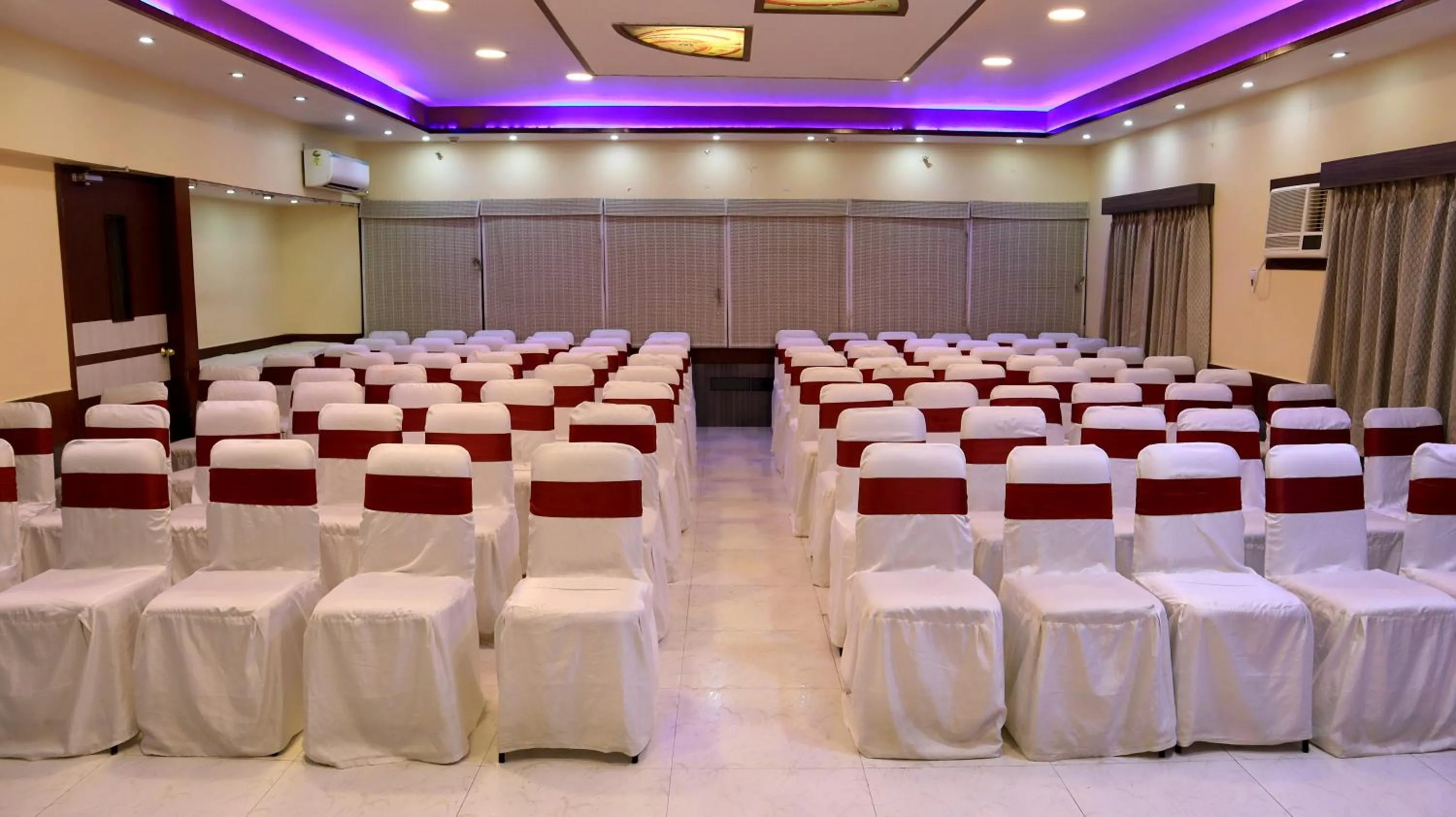 Meeting/conference room in Hotel Executive Tower
