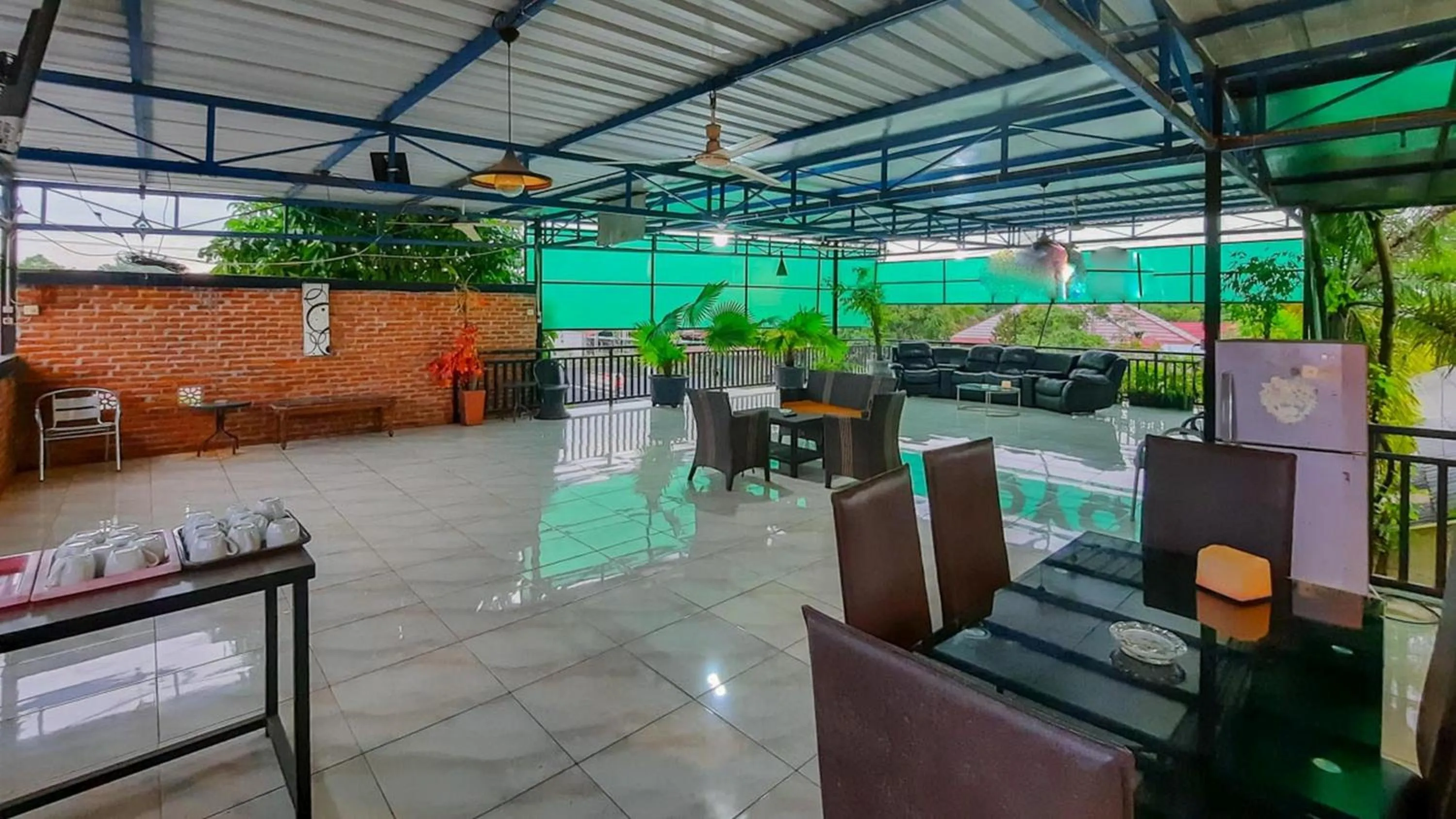 Lobby or reception in Wisma Malawen Palangkaraya Mitra RedDoorz