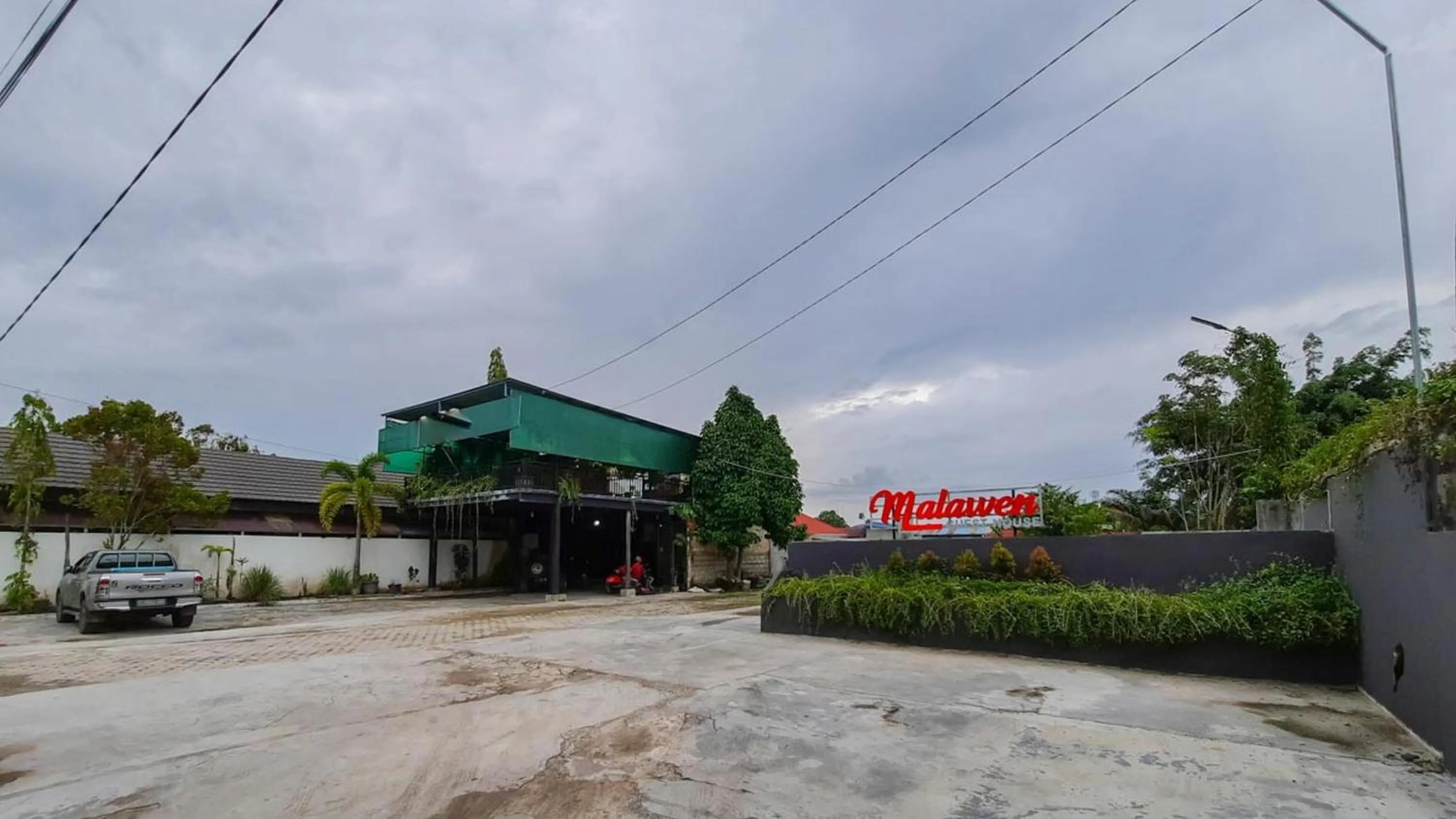 Property building in Wisma Malawen Palangkaraya Mitra RedDoorz