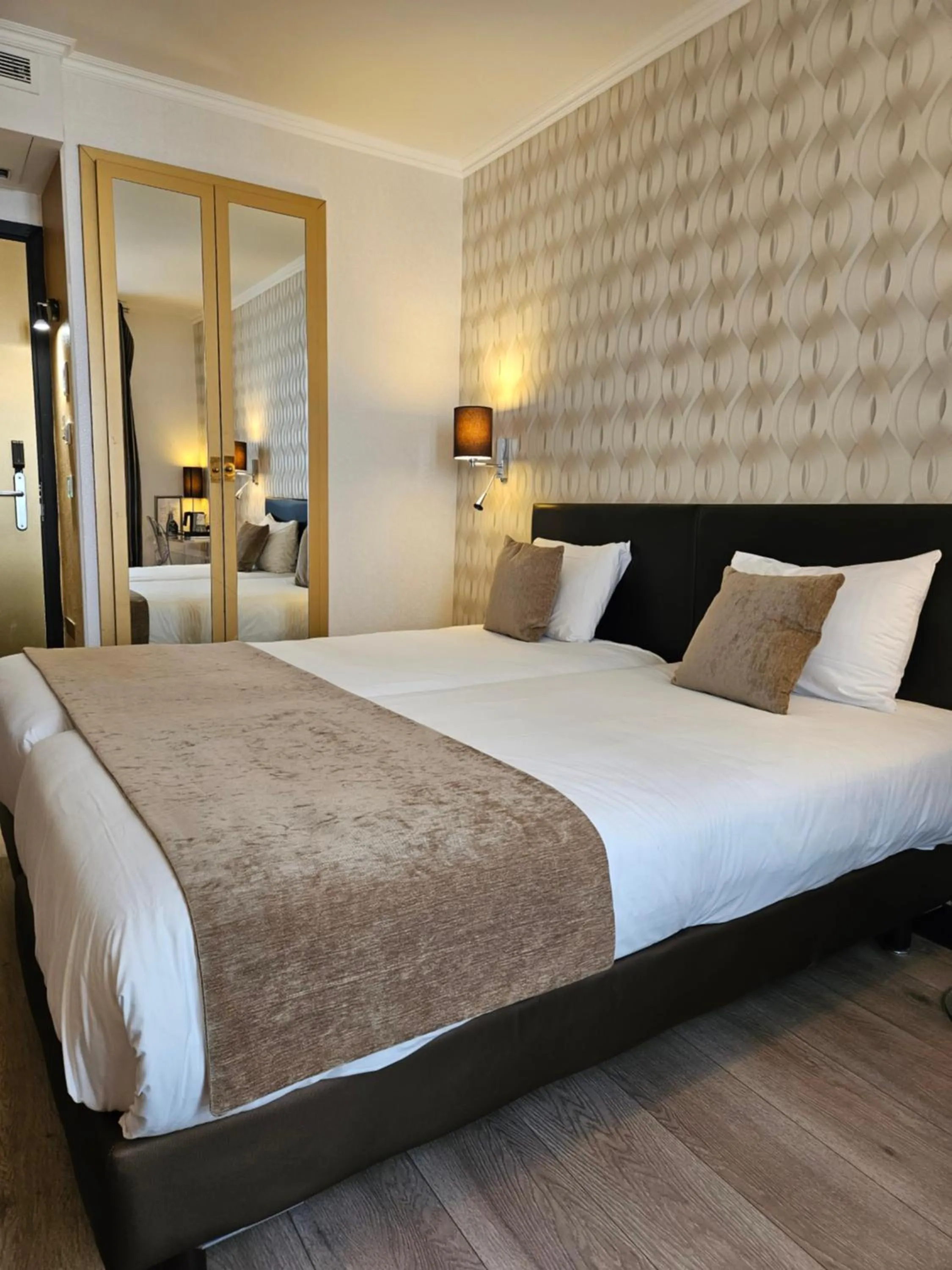 Bedroom, Bed in ATN Hôtel