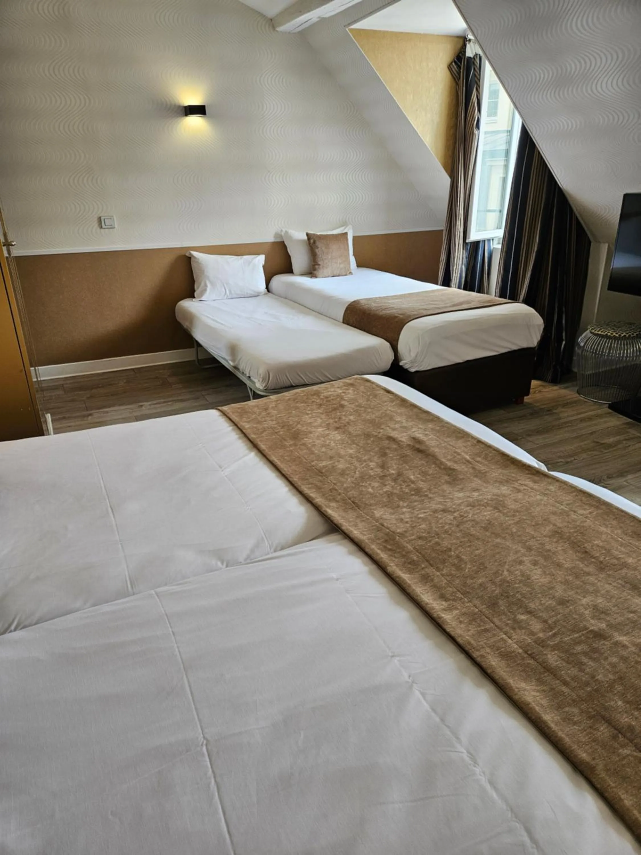 Bedroom, Bed in ATN Hôtel