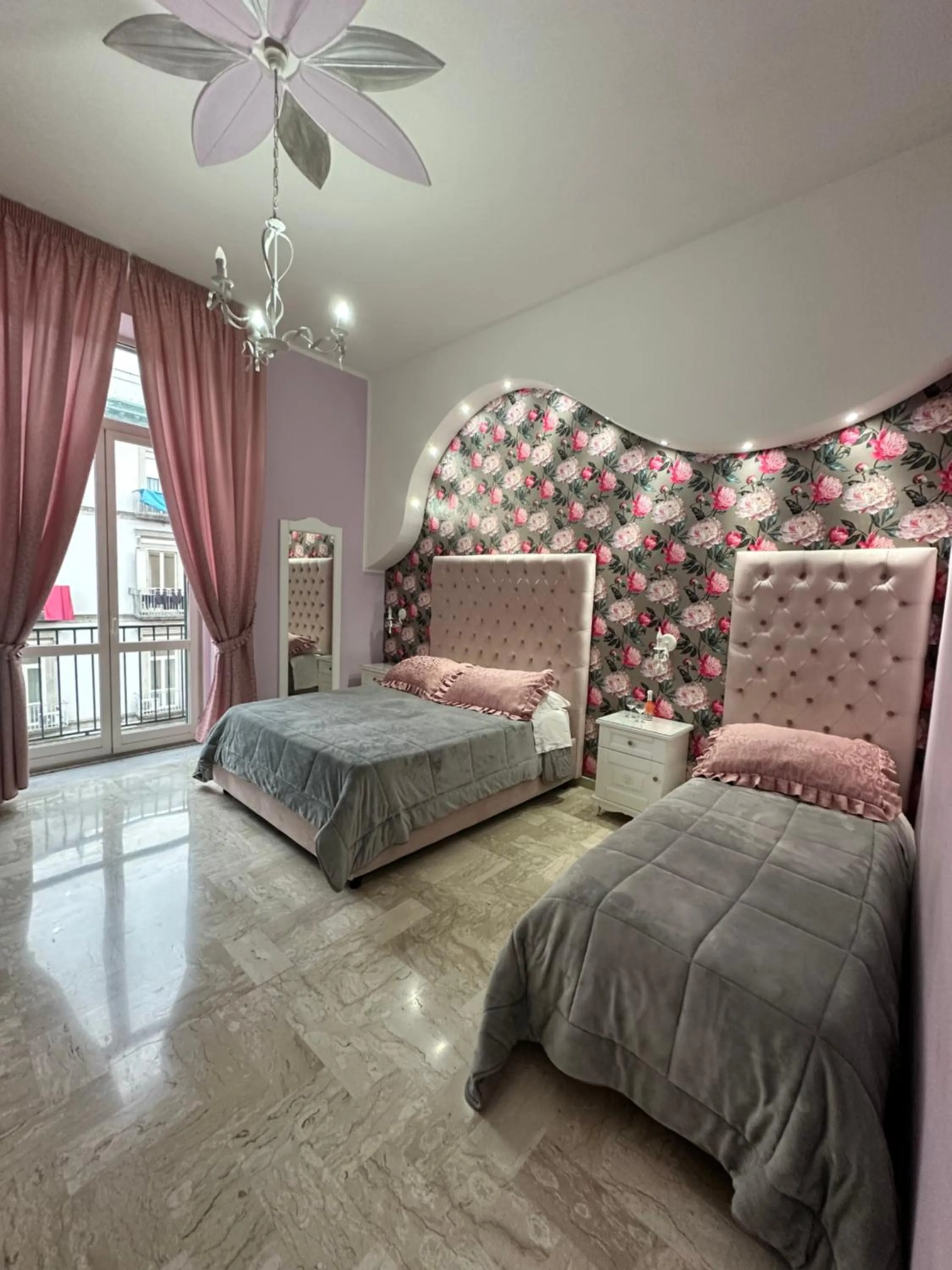 Bedroom, Bed in Gold94