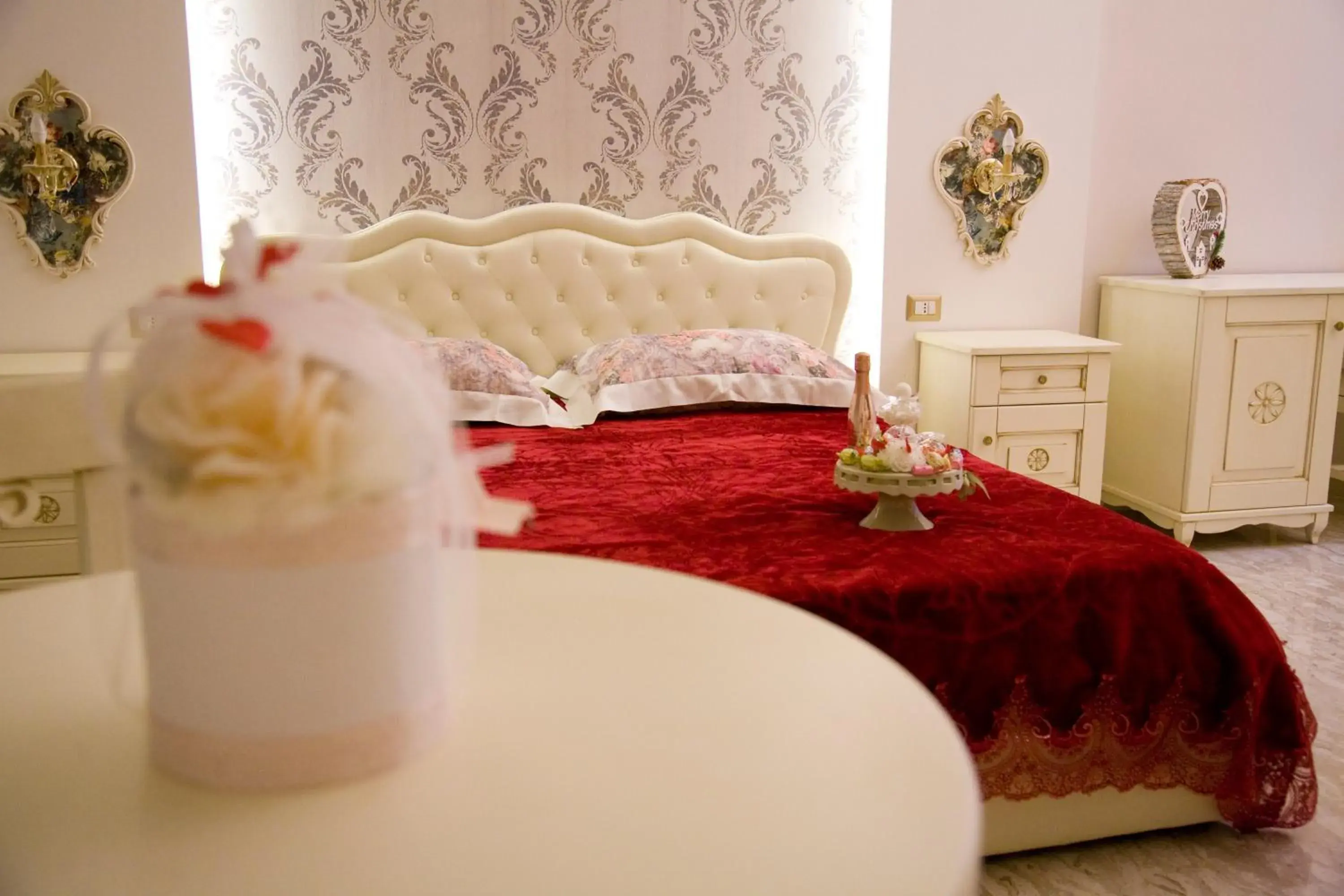 Deluxe Suite in Gold94 Deluxe Suite in Gold94