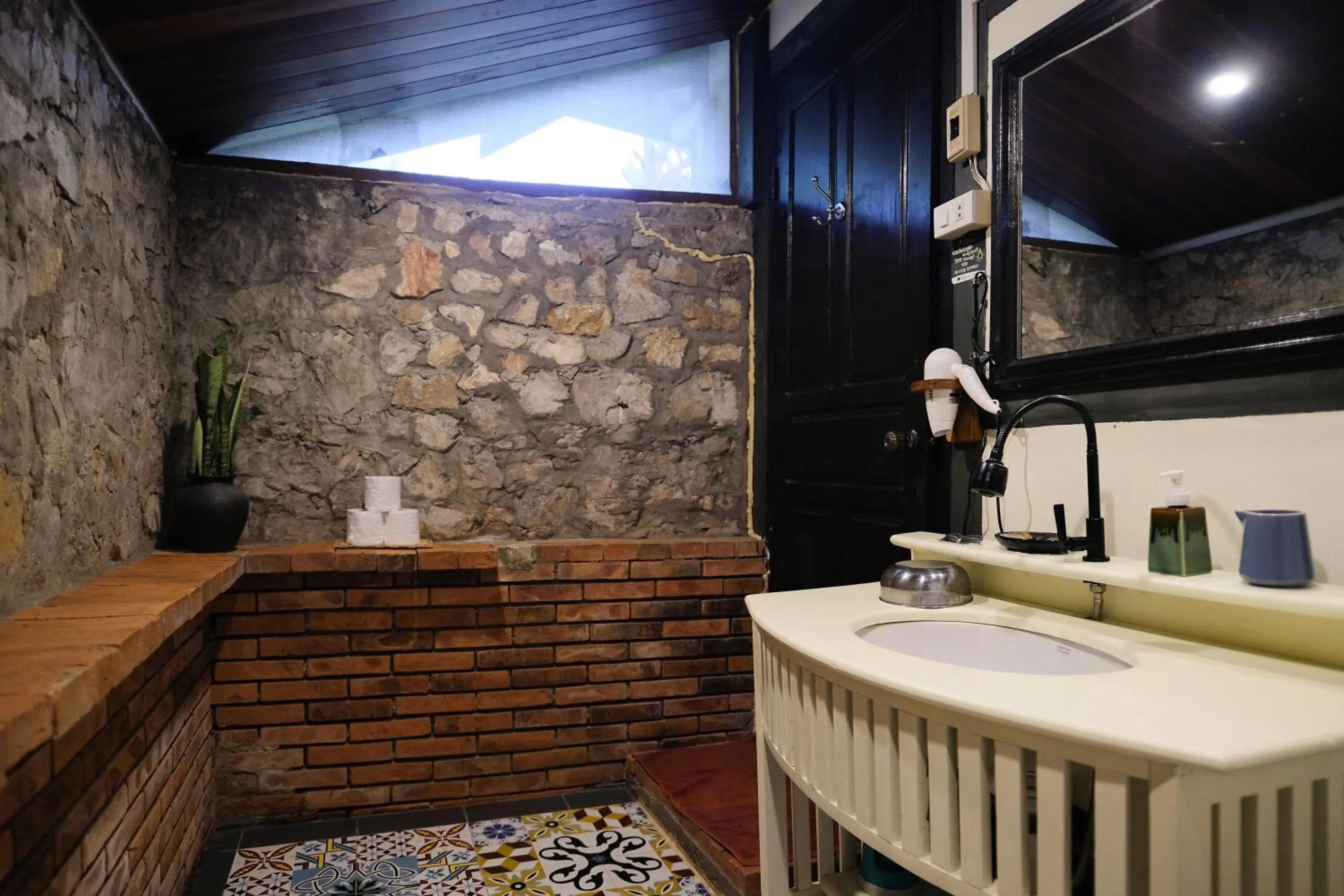 Hillside - Nature Lifestyle Lodge