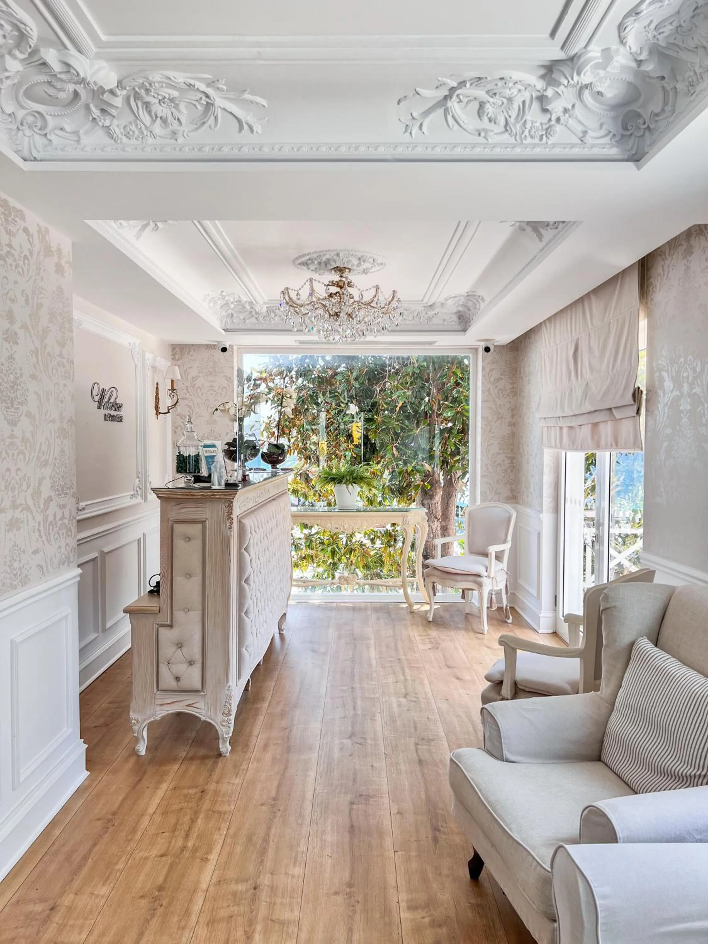 Seating area in Porto Eda Hotel