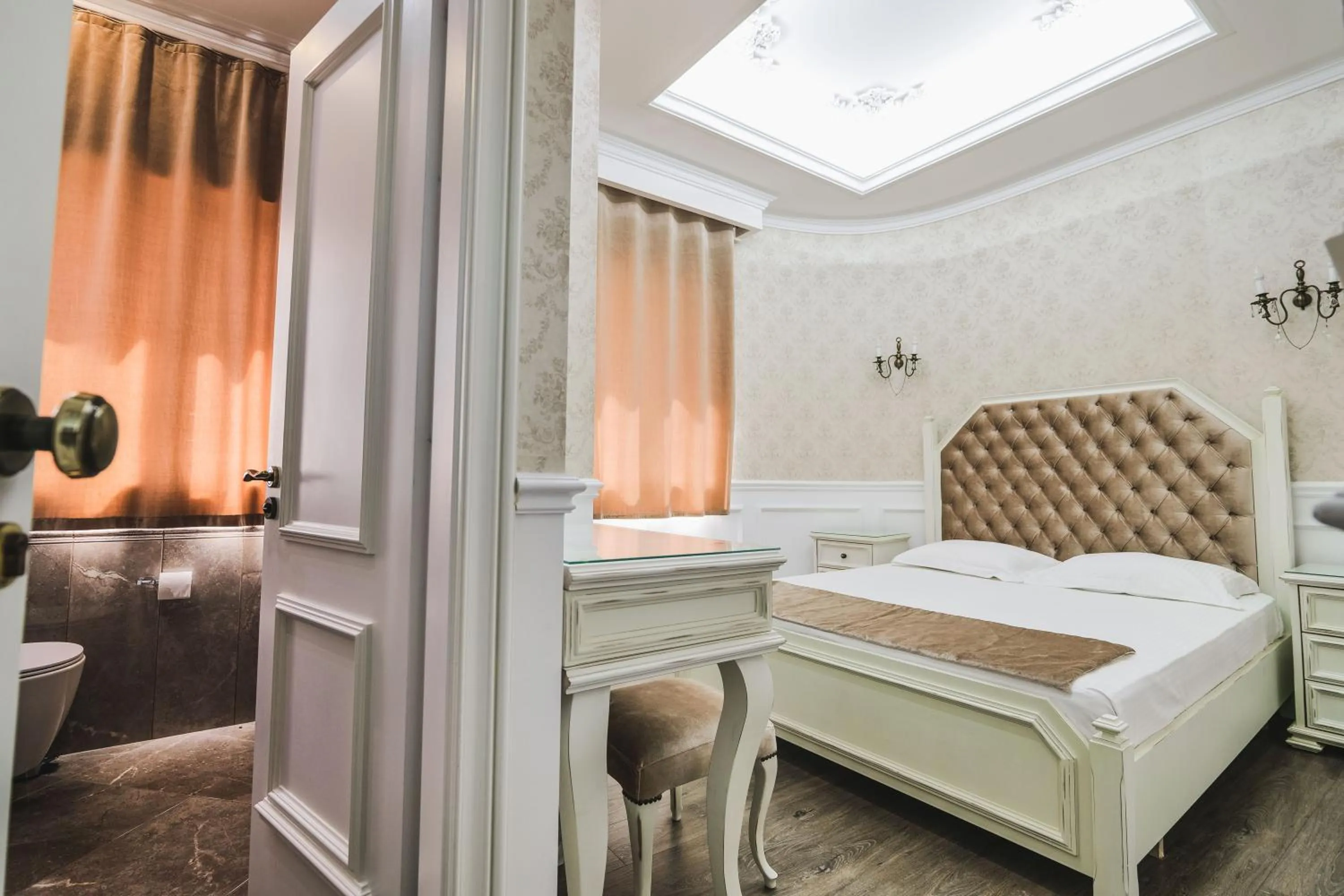 Toilet, Bed in Porto Eda Hotel