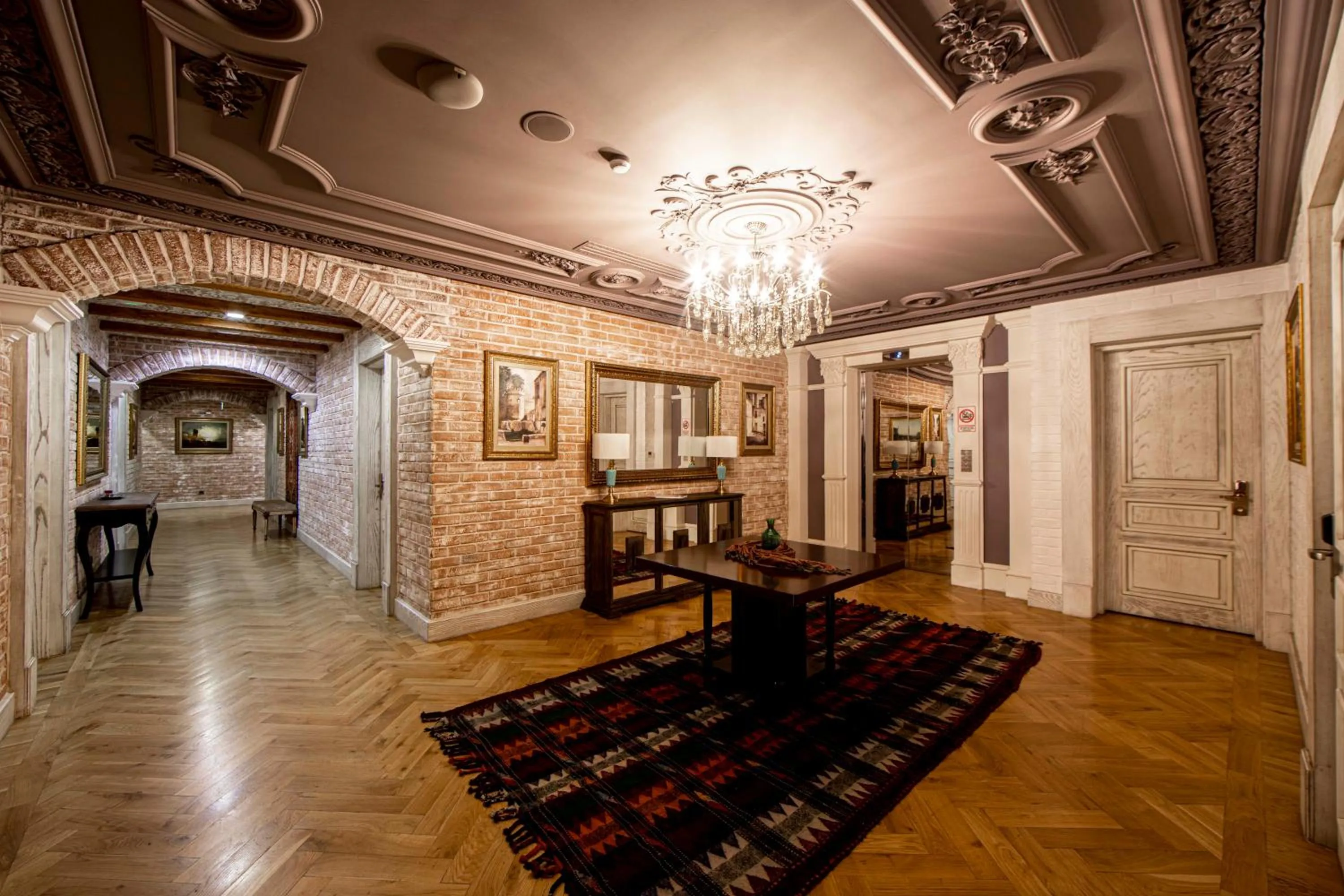 Lobby or reception in Sapphire Bayil Hotel