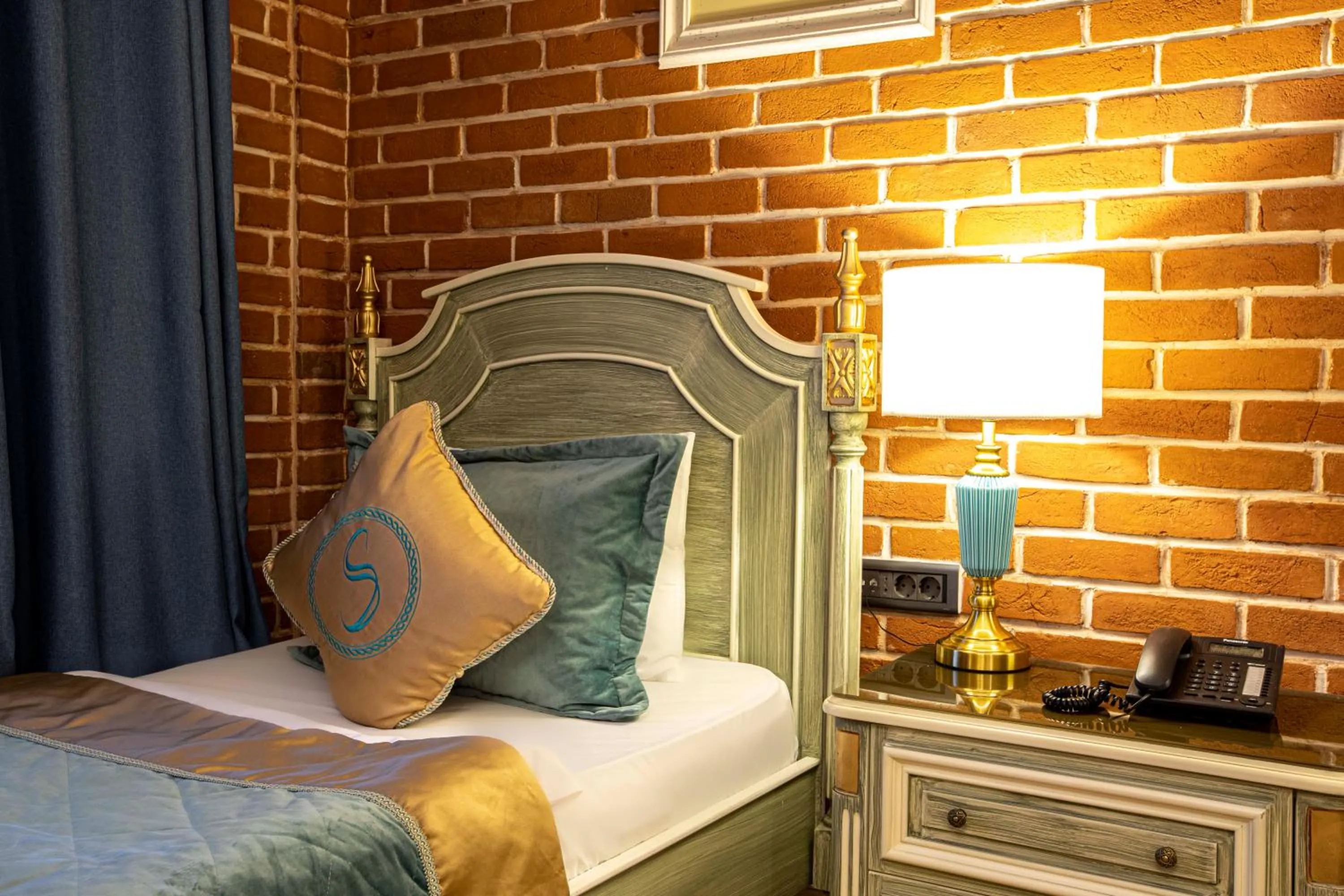 Bed in Sapphire Bayil Hotel