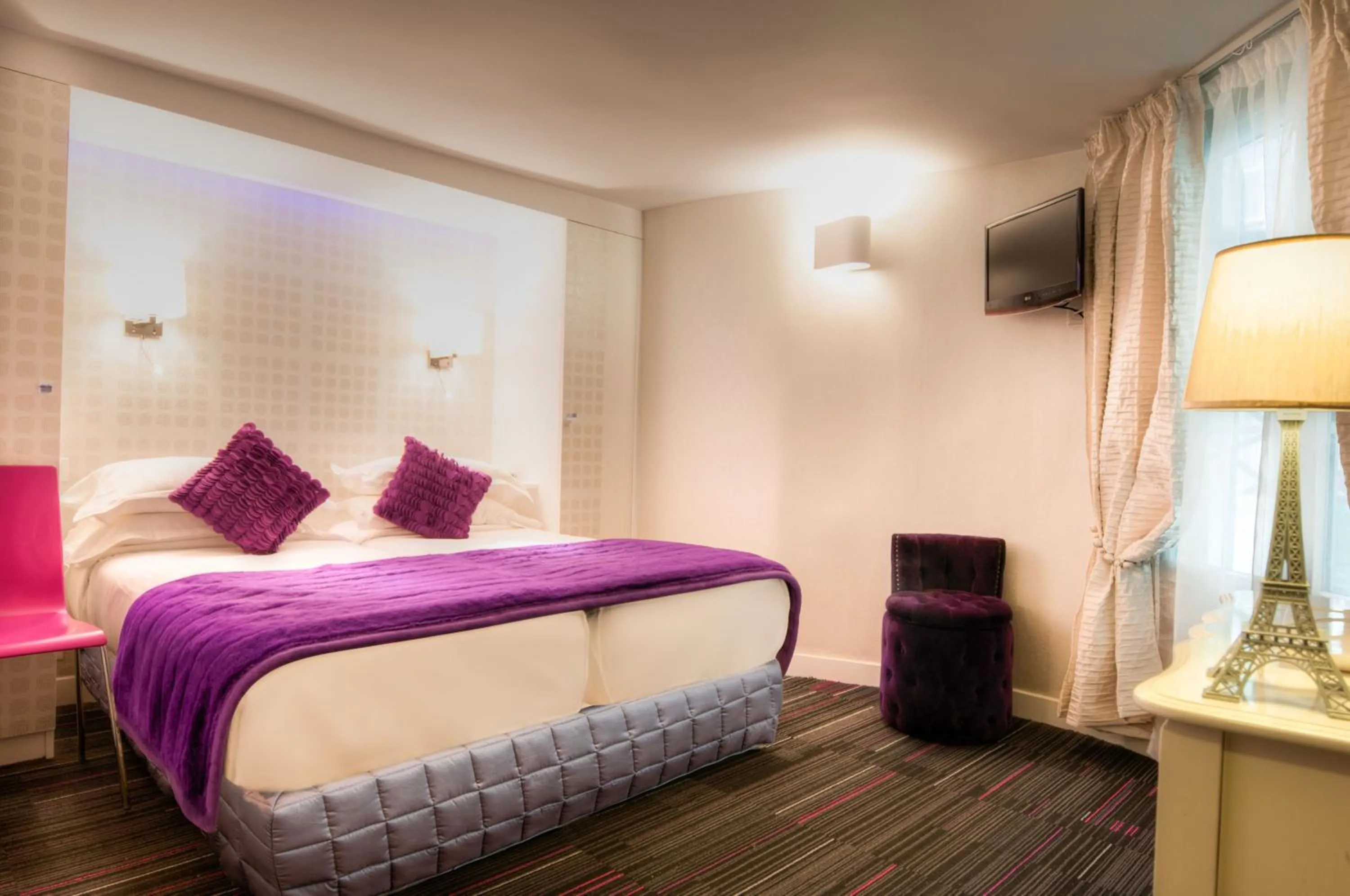 Bed in Hotel Ile de France Opéra