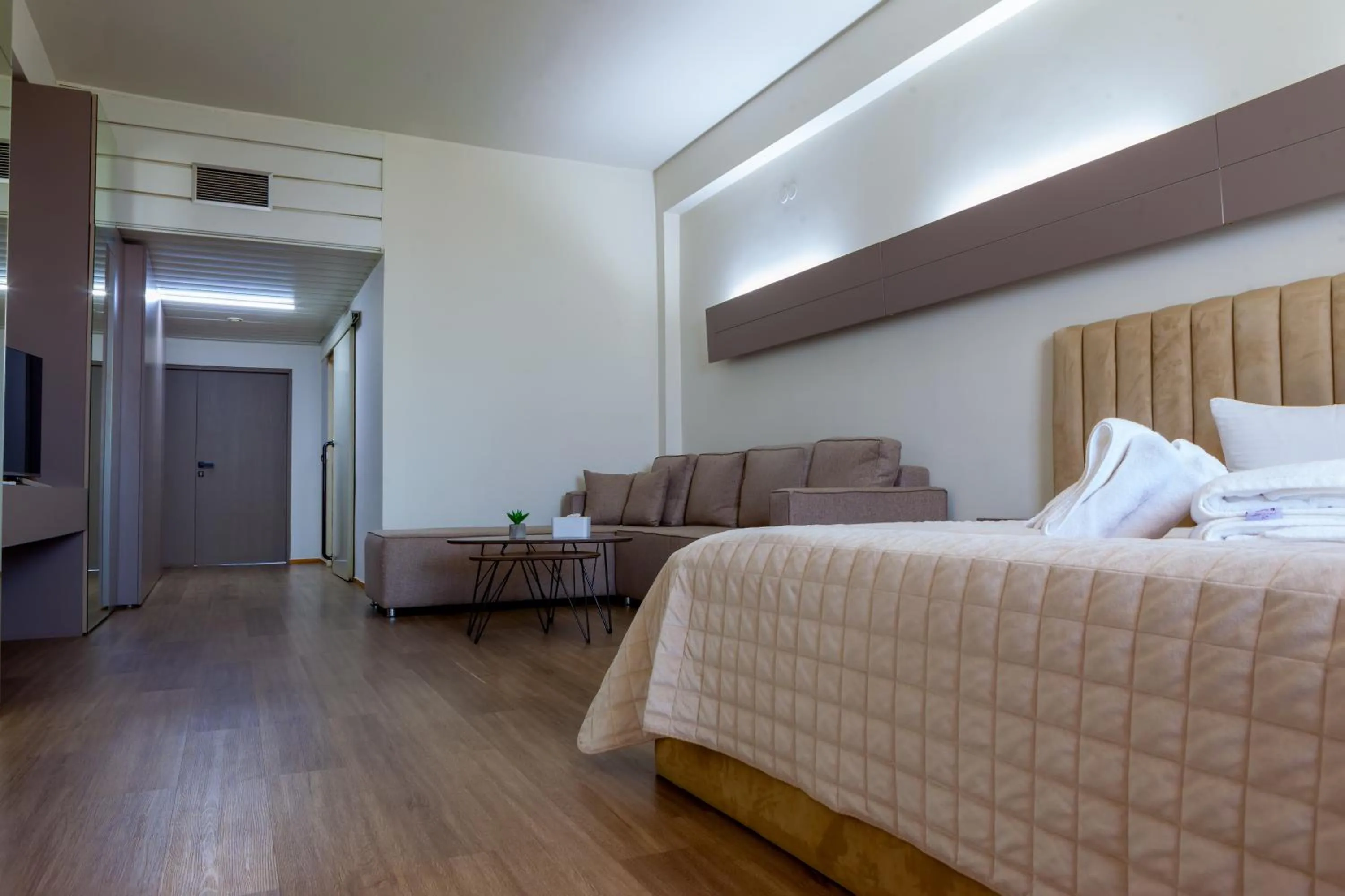 Photo of the whole room in Cross Resort Hotel