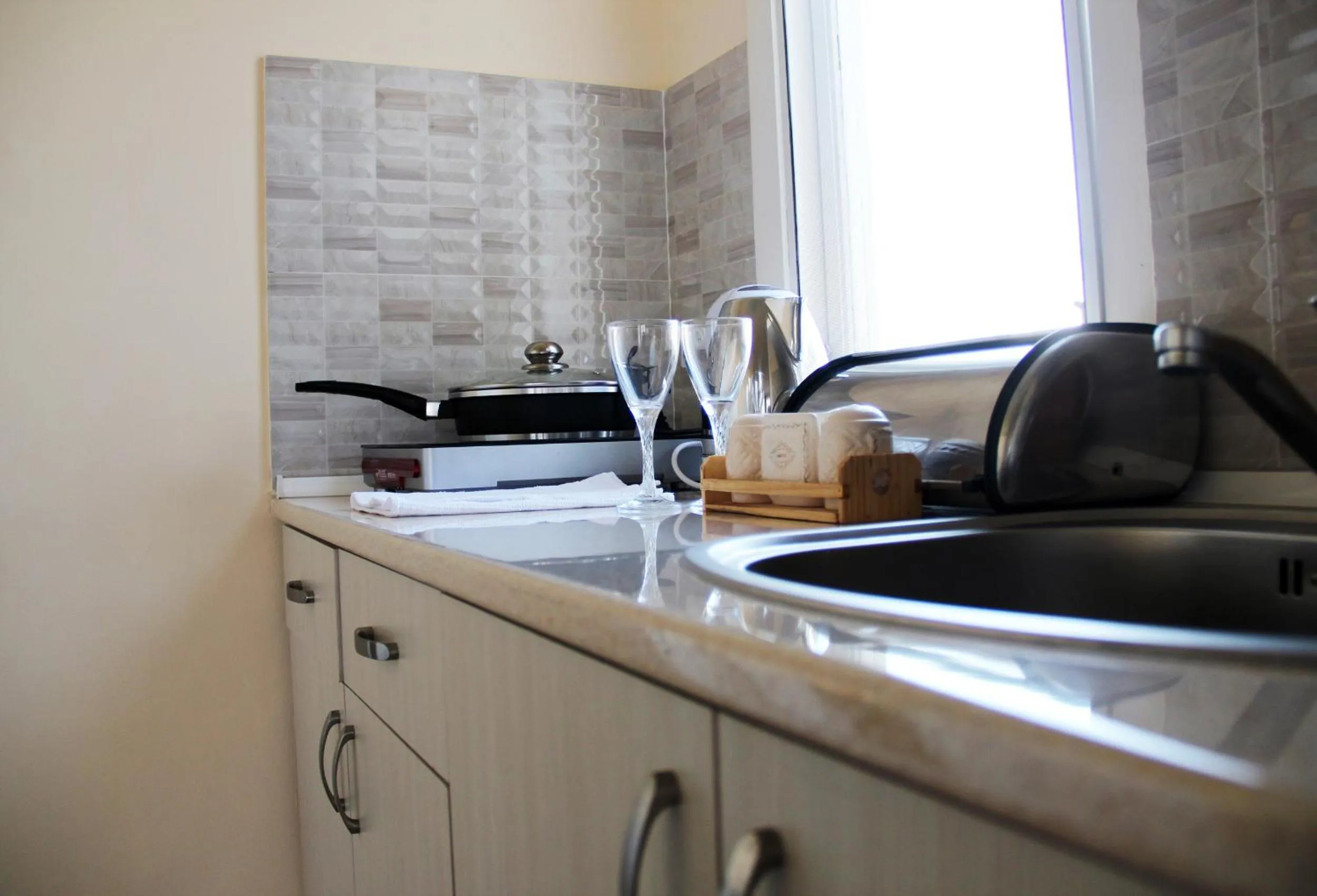 Kitchen or kitchenette in Cross Resort Hotel