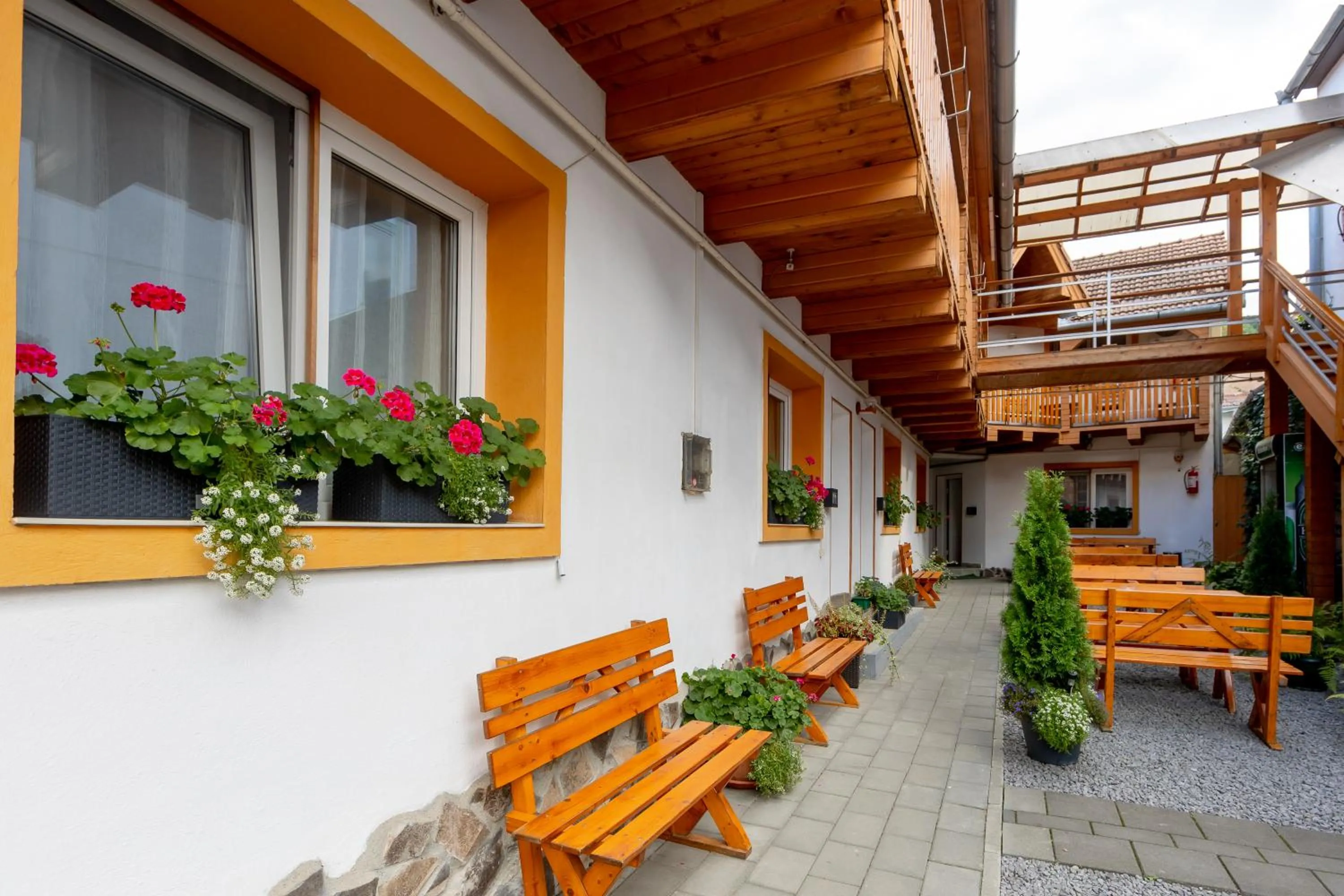 Property building in Pensiunea Joker