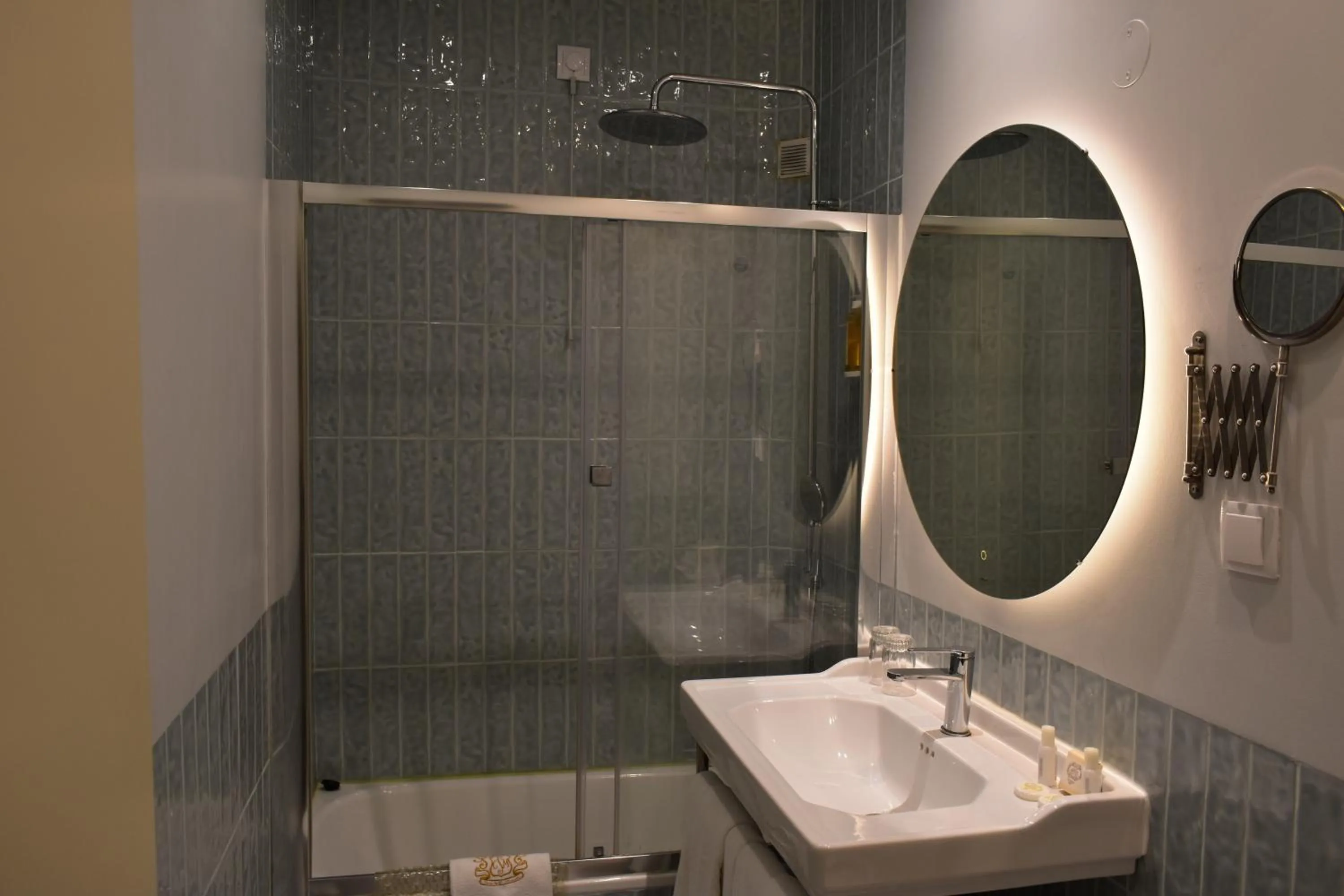 Bathroom in Casa de Sao Mamede Hotel